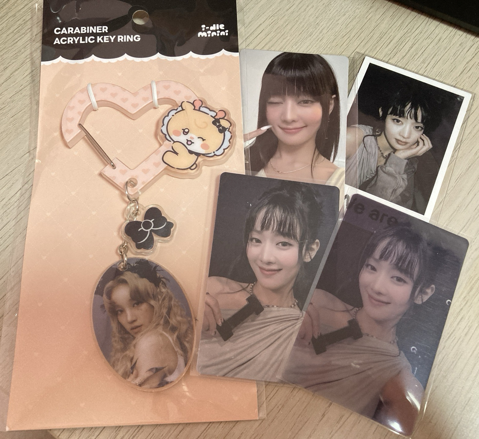 琦快閃鑰匙圈+妮wvs一套4張