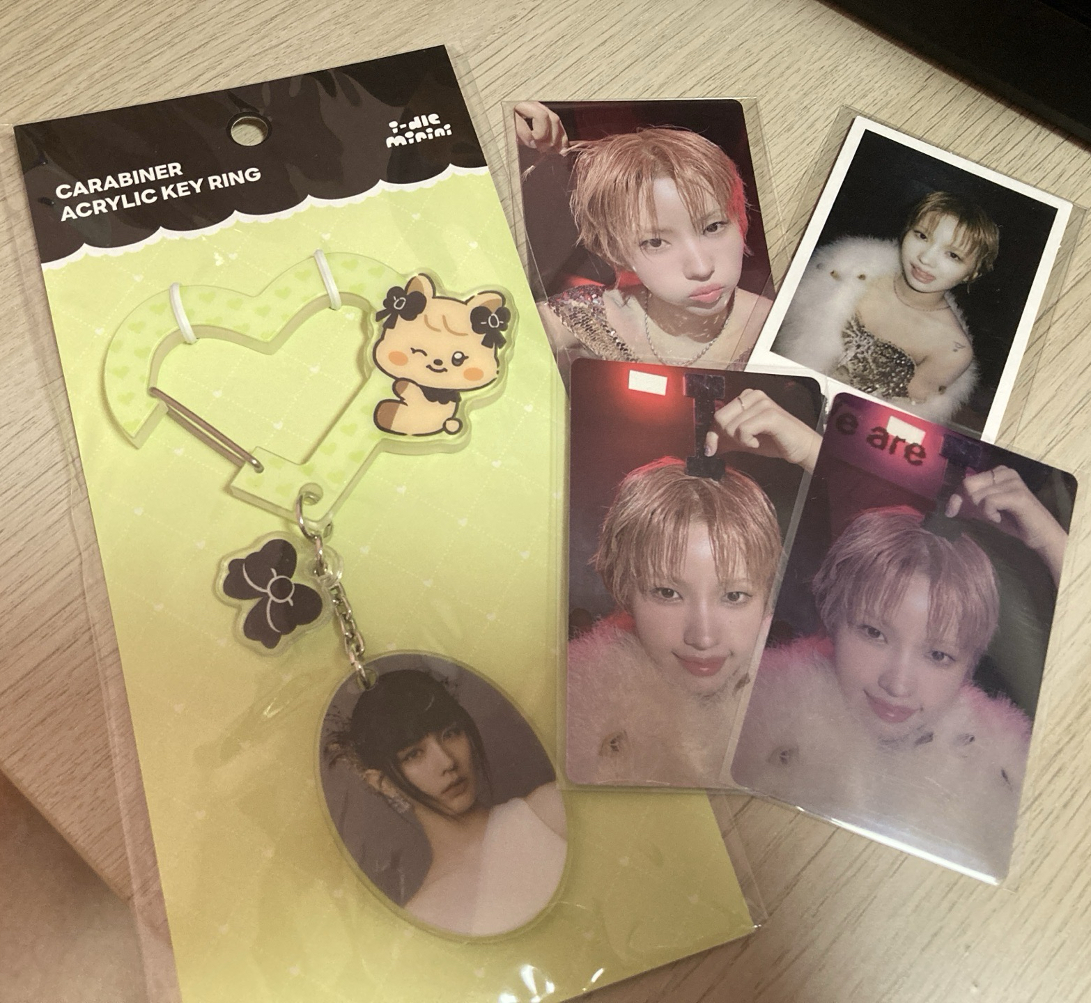 麵快閃鑰匙圈+娟Wvs一套4張