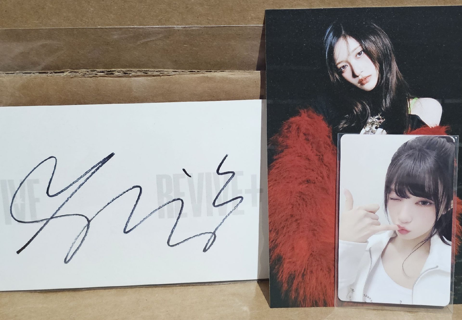 現貨【美國官網】IVE REVIVE+ 全專 (已拆封確認簽名卡) 簽名專輯 兪真 員瑛 Liz Rei 秋天