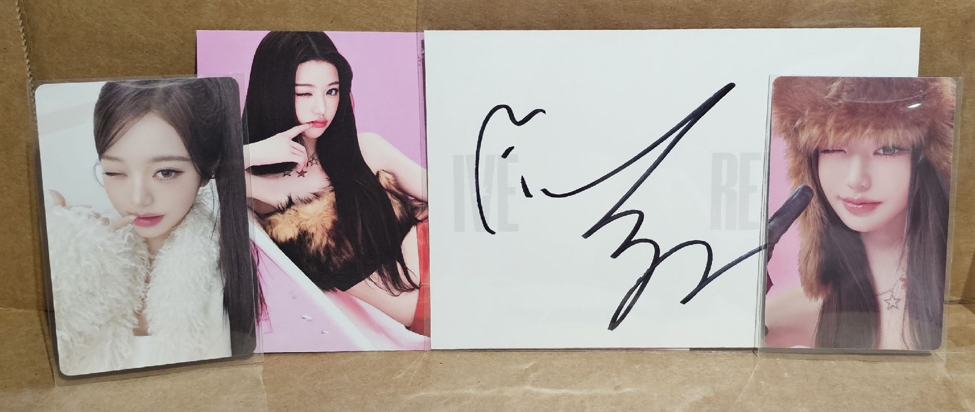 現貨【美國官網】IVE REVIVE+ 全專 (已拆封確認簽名卡) 簽名專輯 兪真 員瑛 Liz Rei 秋天