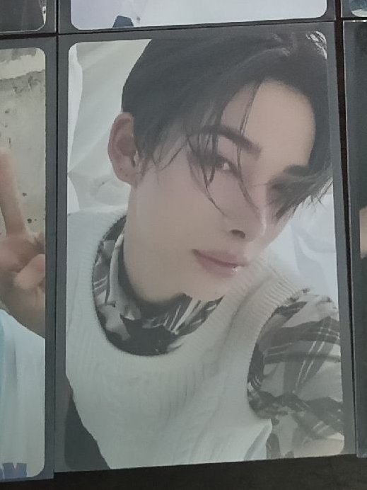 NI-KI（下排左數2）