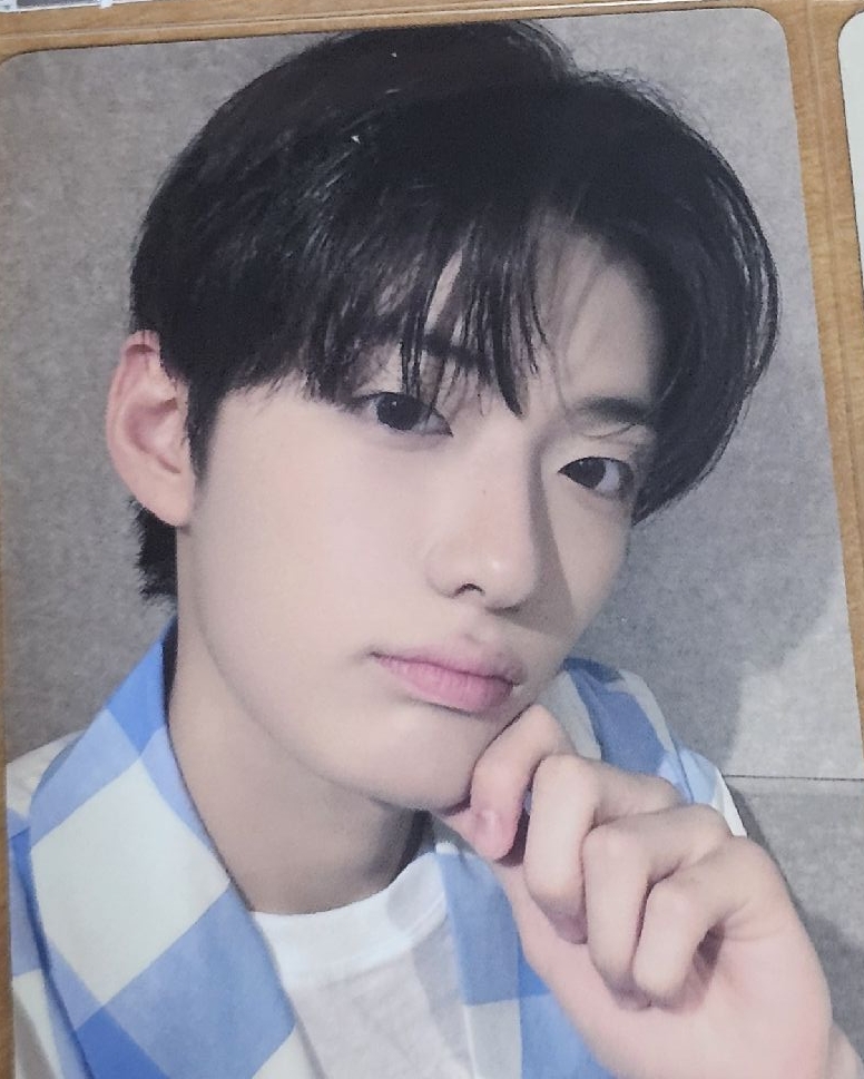 圖一下左（睡衣）