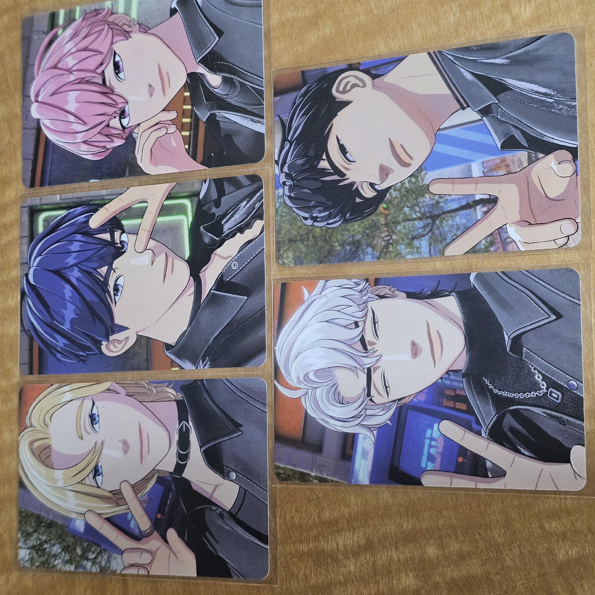 PLAVE專輯固配卡五張不拆