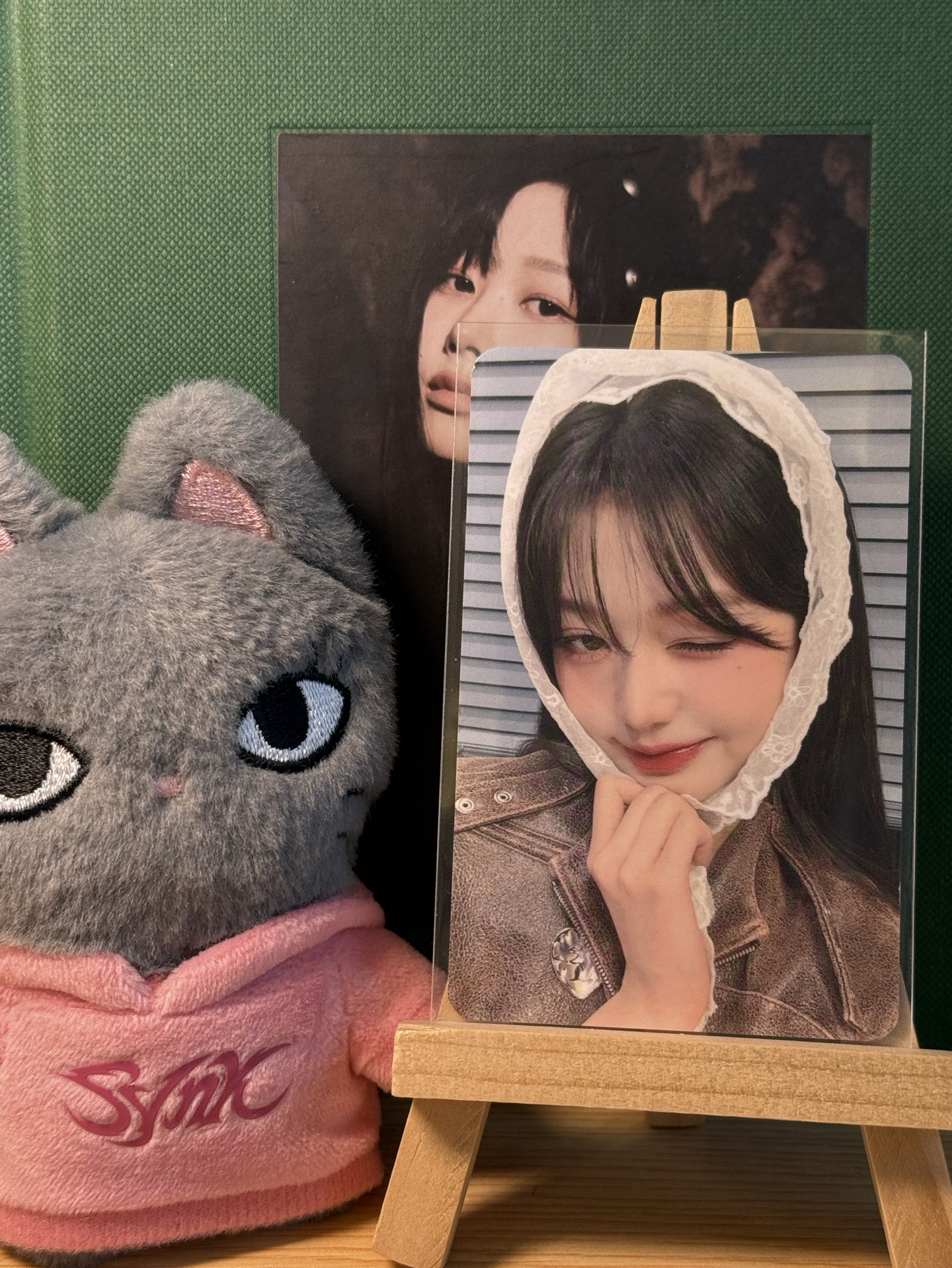 釜山員、白色圍巾員、ny粉髮秋（三張一起）1元起標