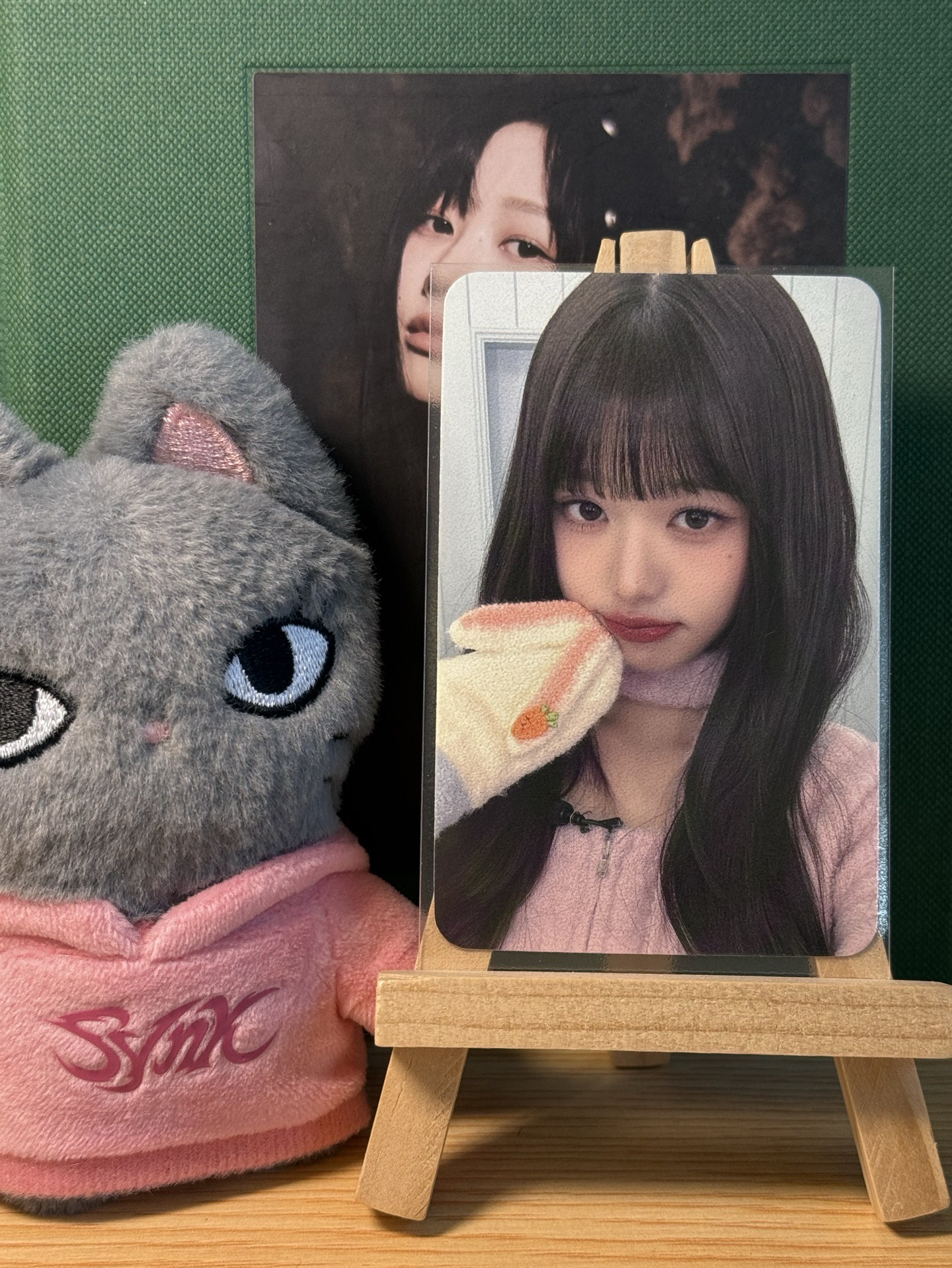 釜山員、白色圍巾員、ny粉髮秋（三張一起）1元起標