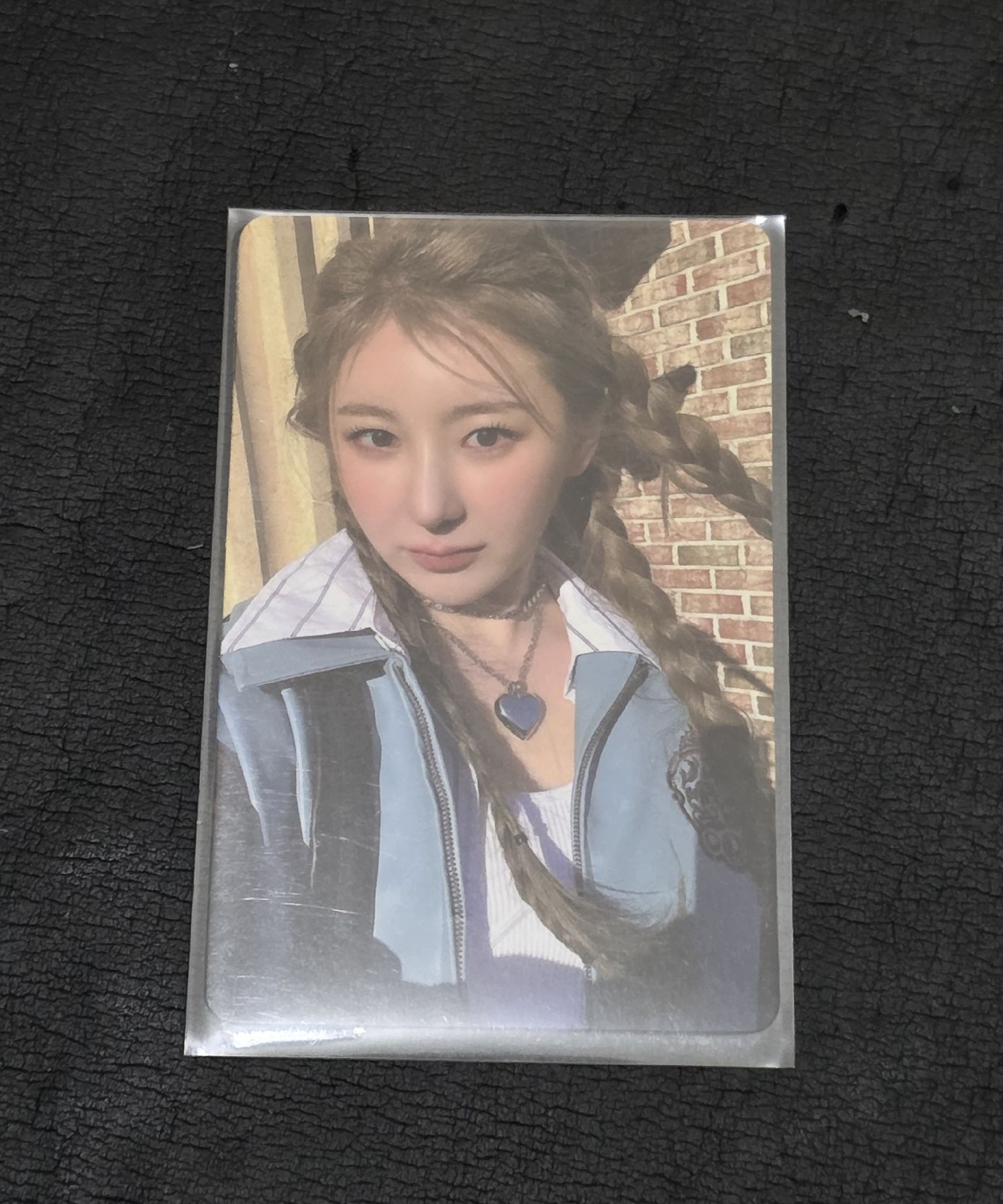 Over The Moon 專輯卡 