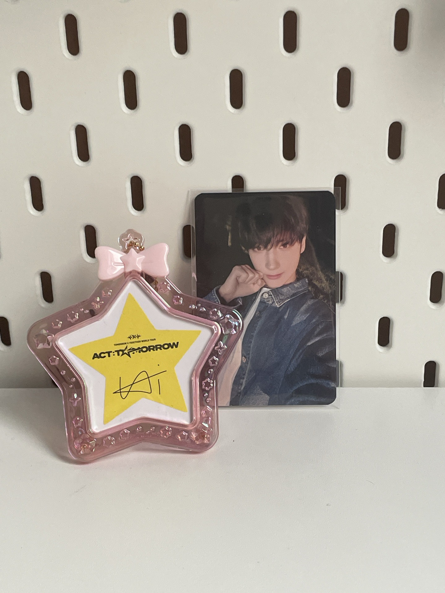 見MOA當然是用跑的啦 中背 送紙花 已預訂