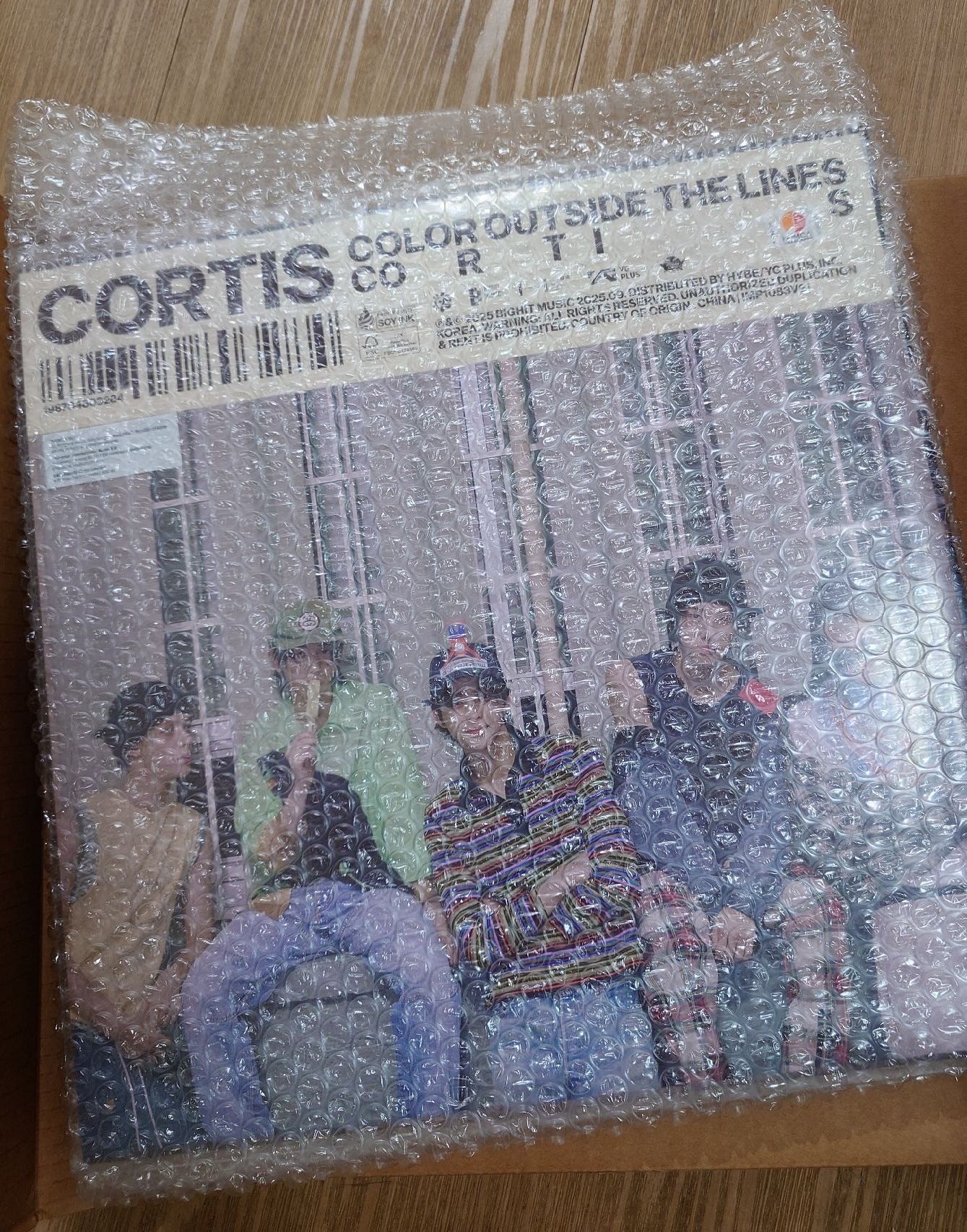 COLOR OUTSIDE THE LINES / CORTIS / 沙色彩膠