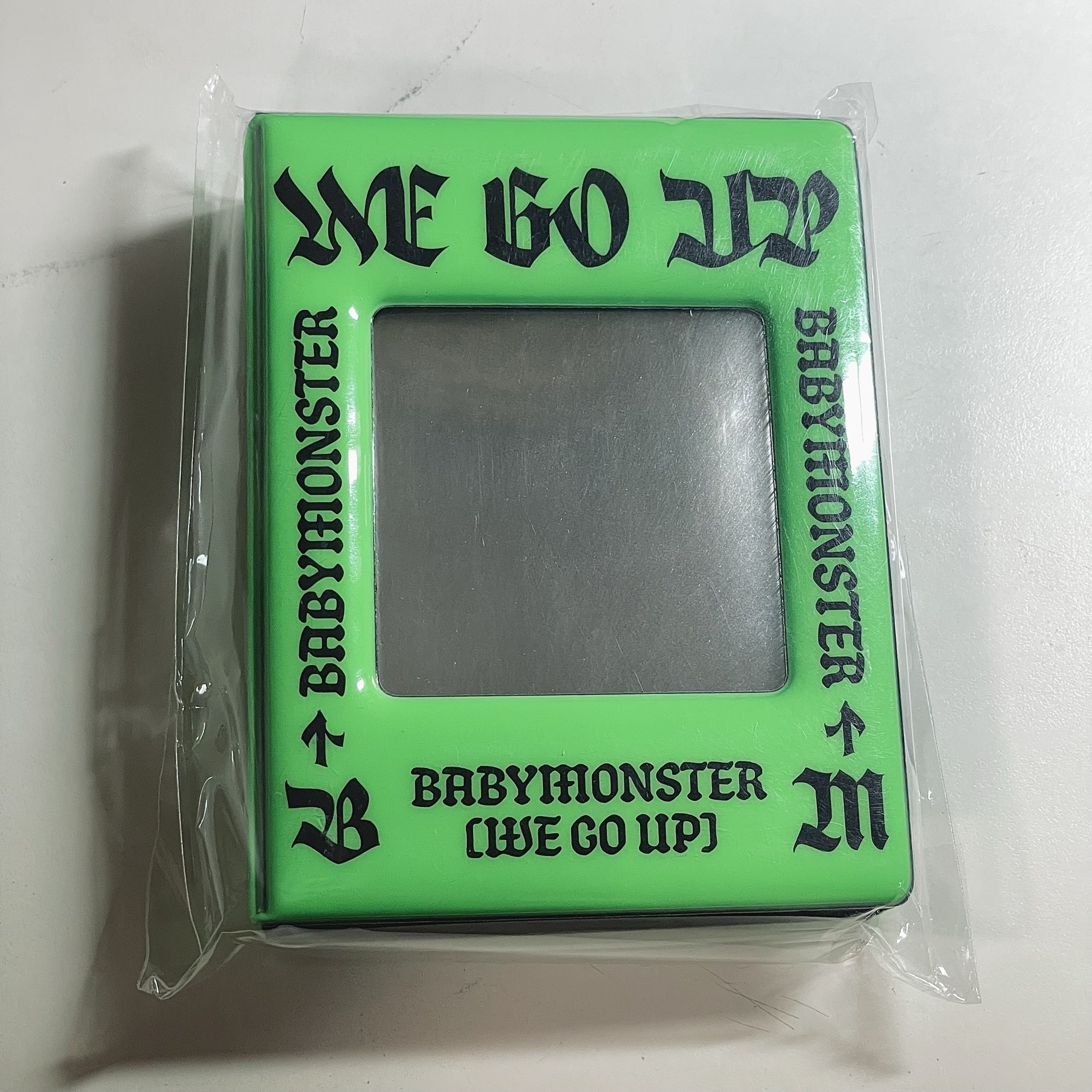 WE GO UP 粉球 零錢包 卡冊