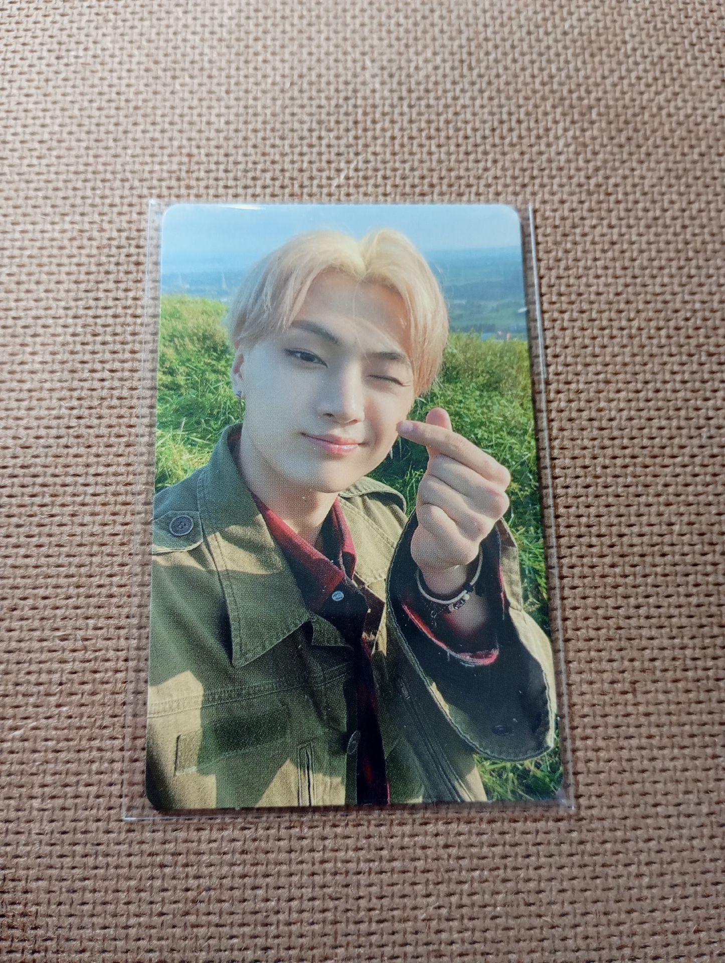 迷一 專卡 草地 Jay