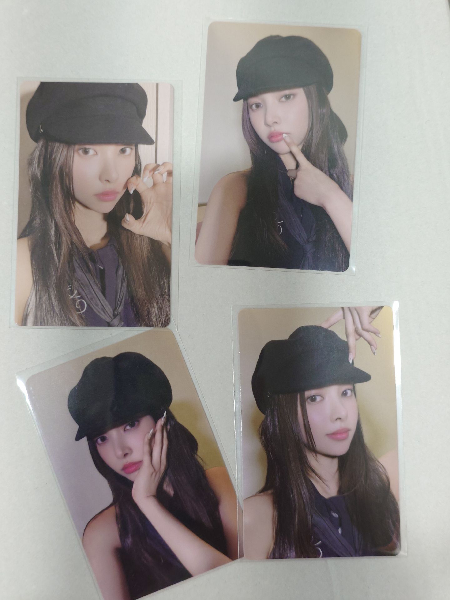 ILLIT 玧我 四張造型一樣的一起出