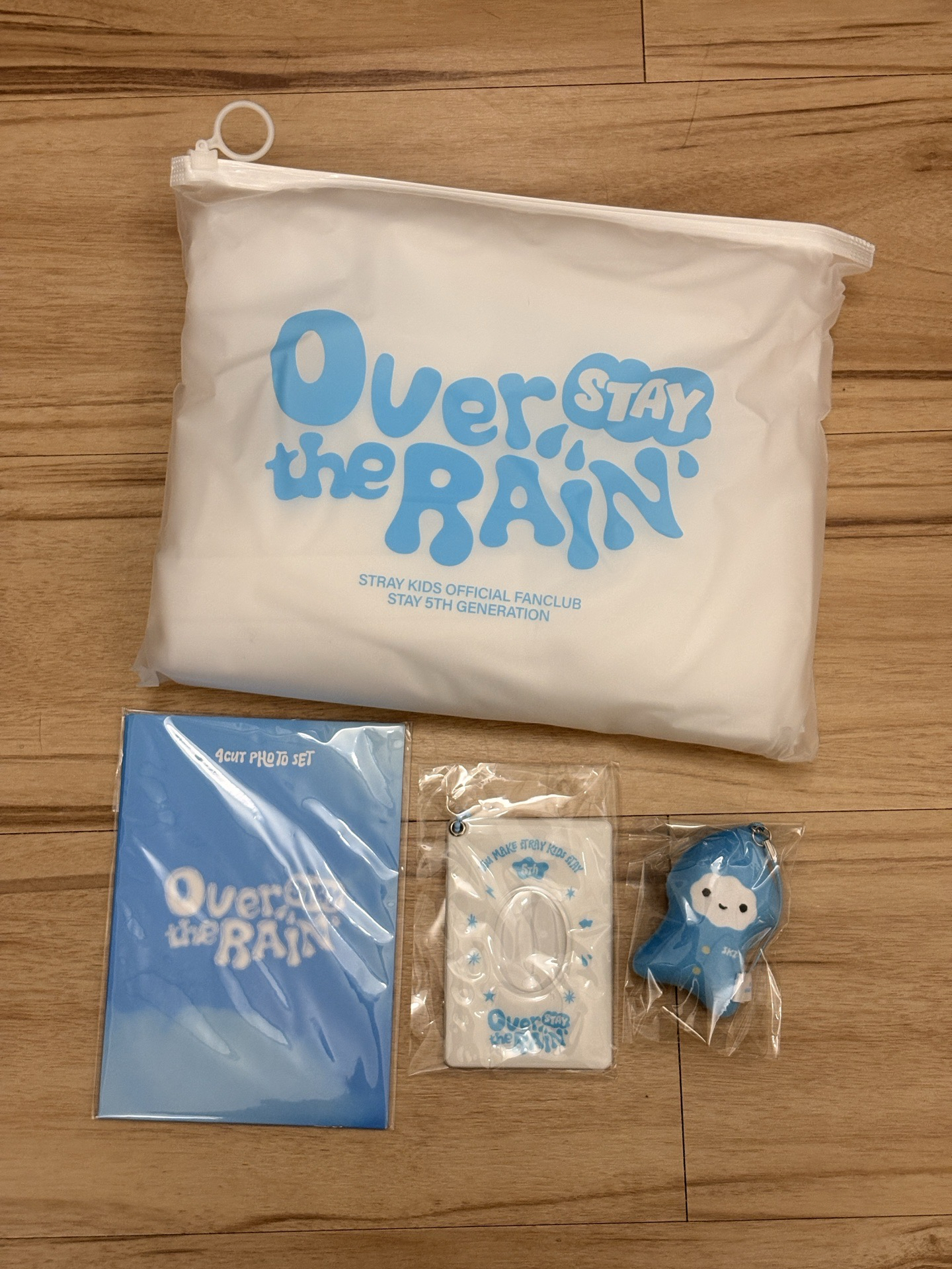 5期會員禮 - 雨衣+人生四格+證件套+晴天娃娃吊飾