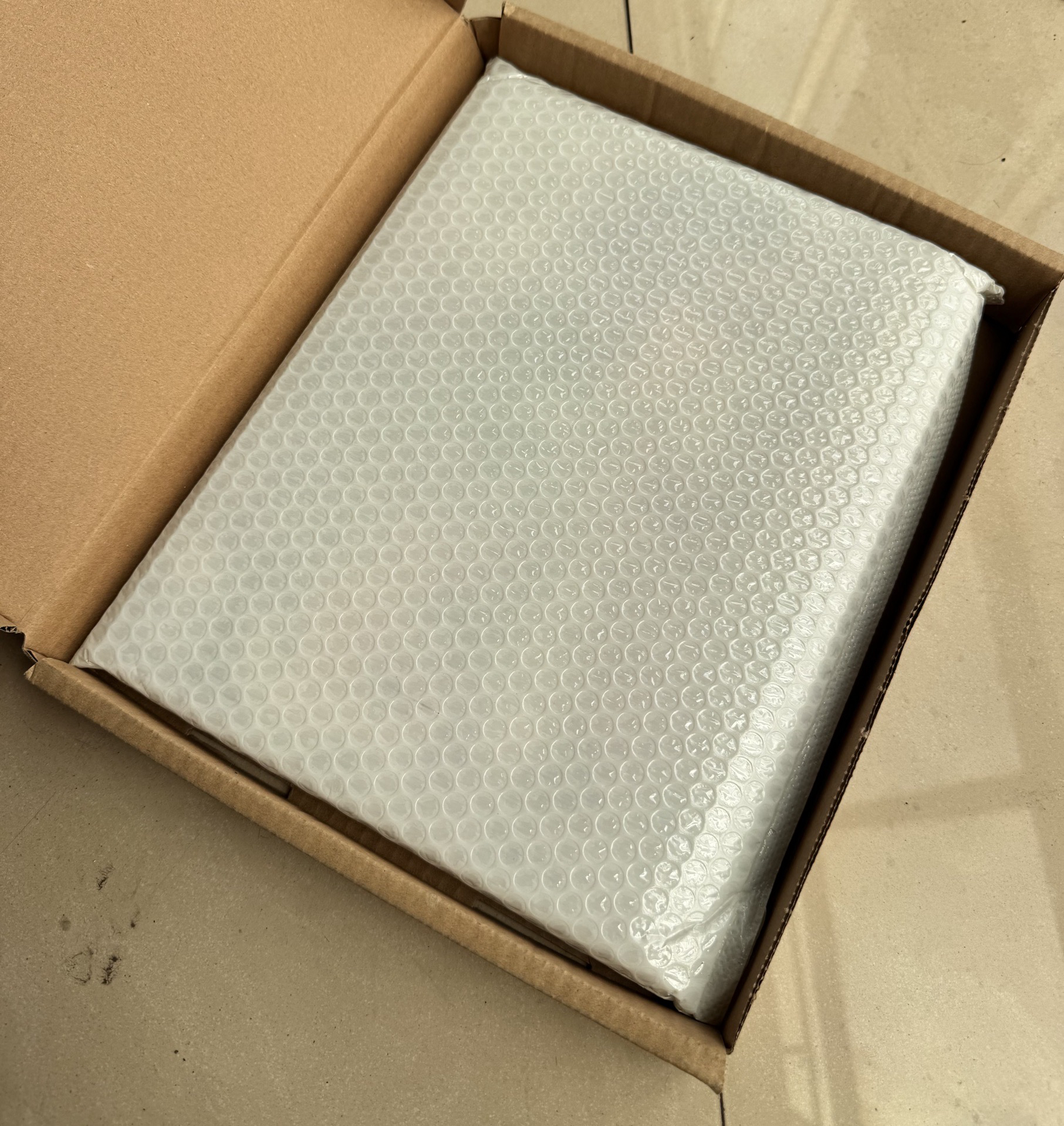 「全新未拆封」藝聲 x 女友BELLA+ 4月份雙刊封面雜誌