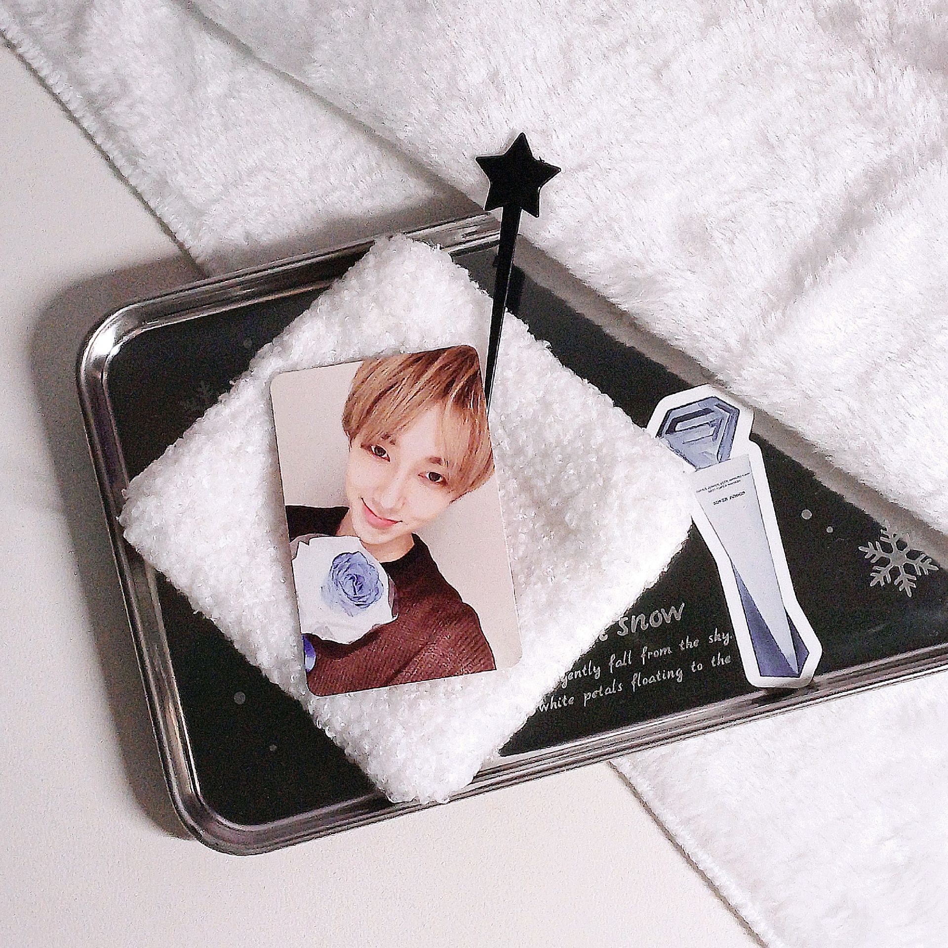 這位美麗的女孩要不要一朵金康熏給的花