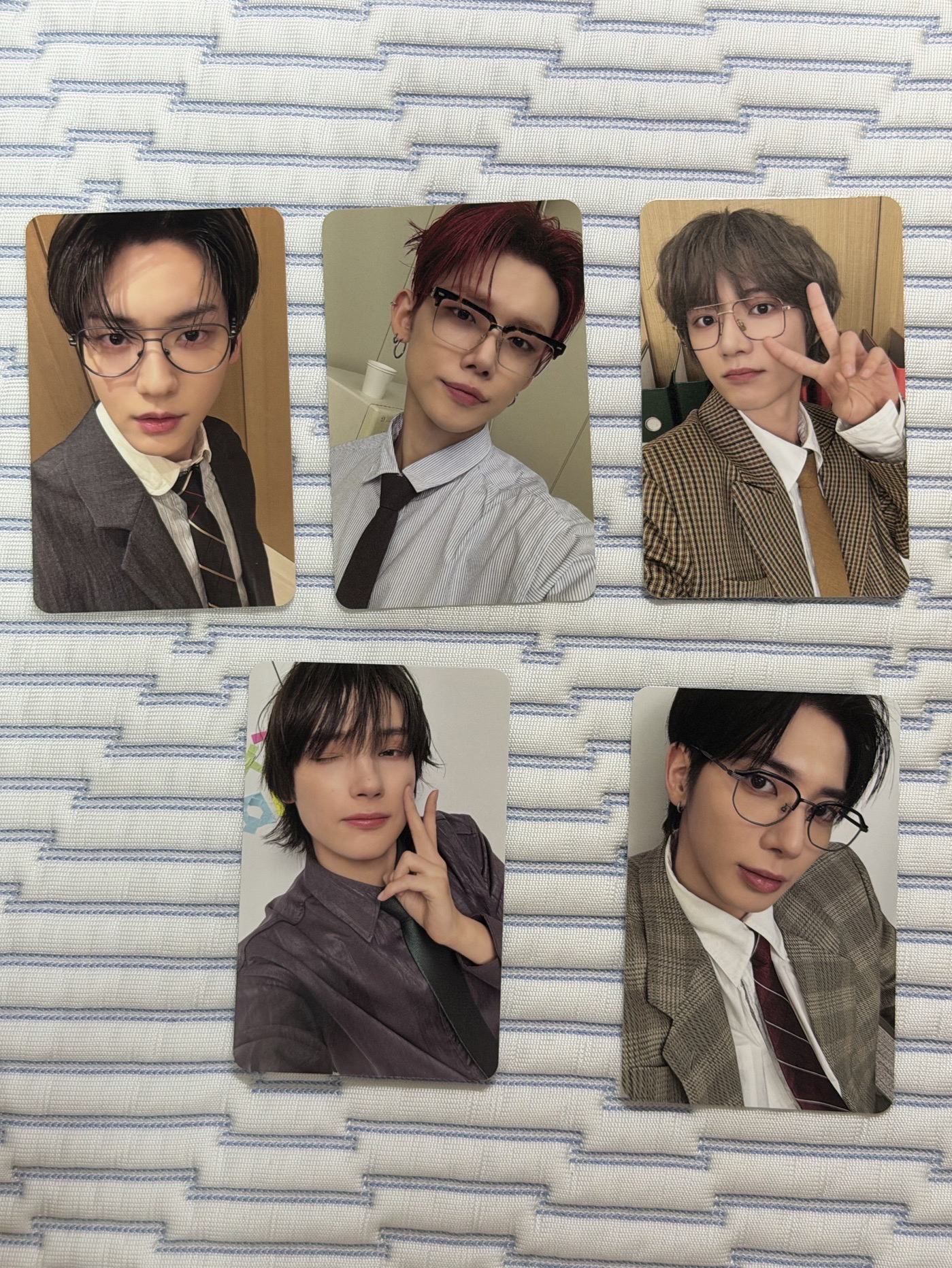 一套25年曆 年曆卡 A TYPE（無團卡）