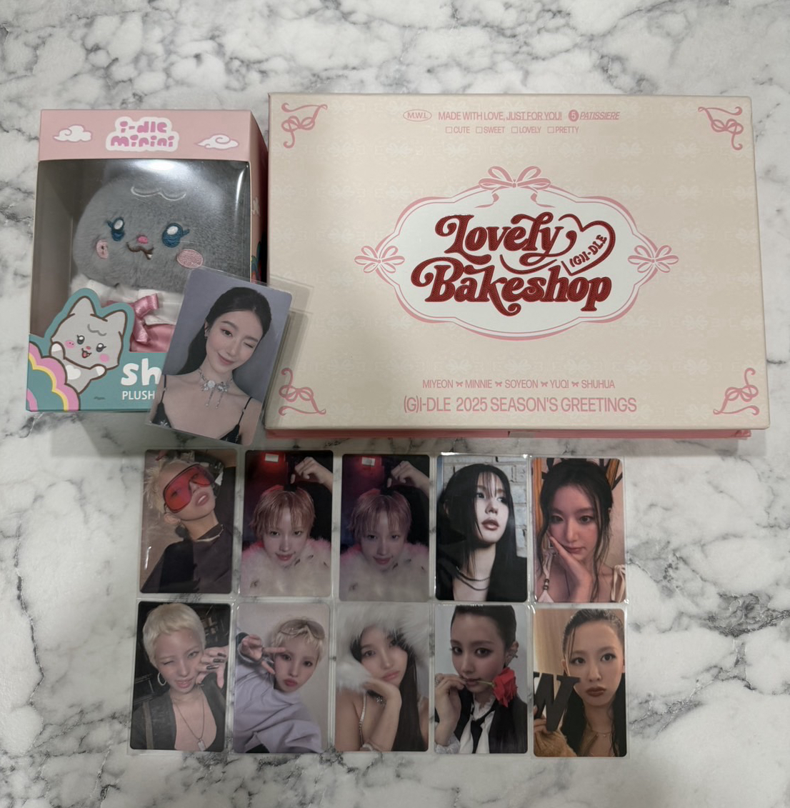 展覽限定 特別版吊飾刷娃（含卡）+2025年曆（配置全）+10小卡