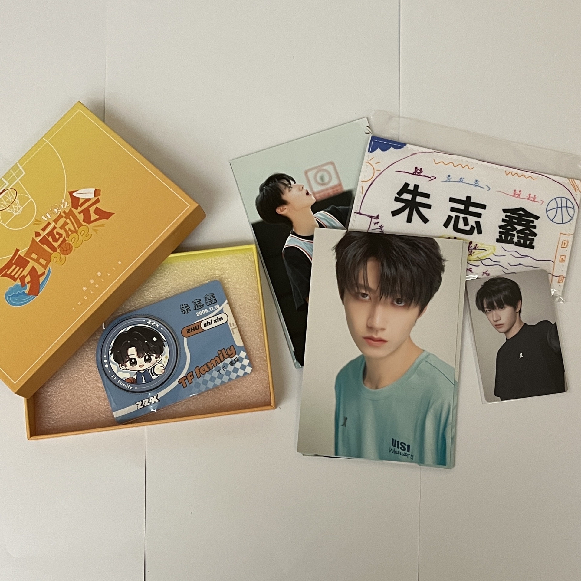 朱志鑫單人周邊