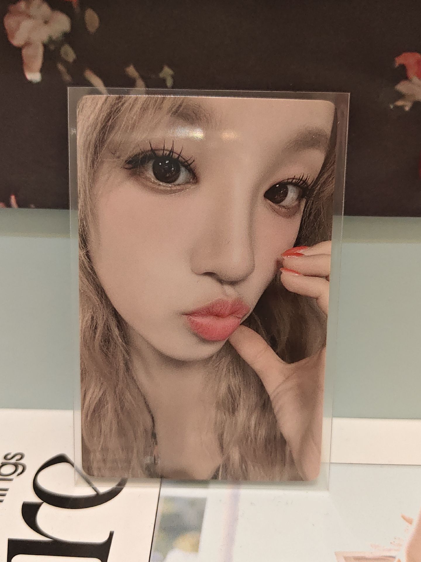 idle 懟臉比心琦