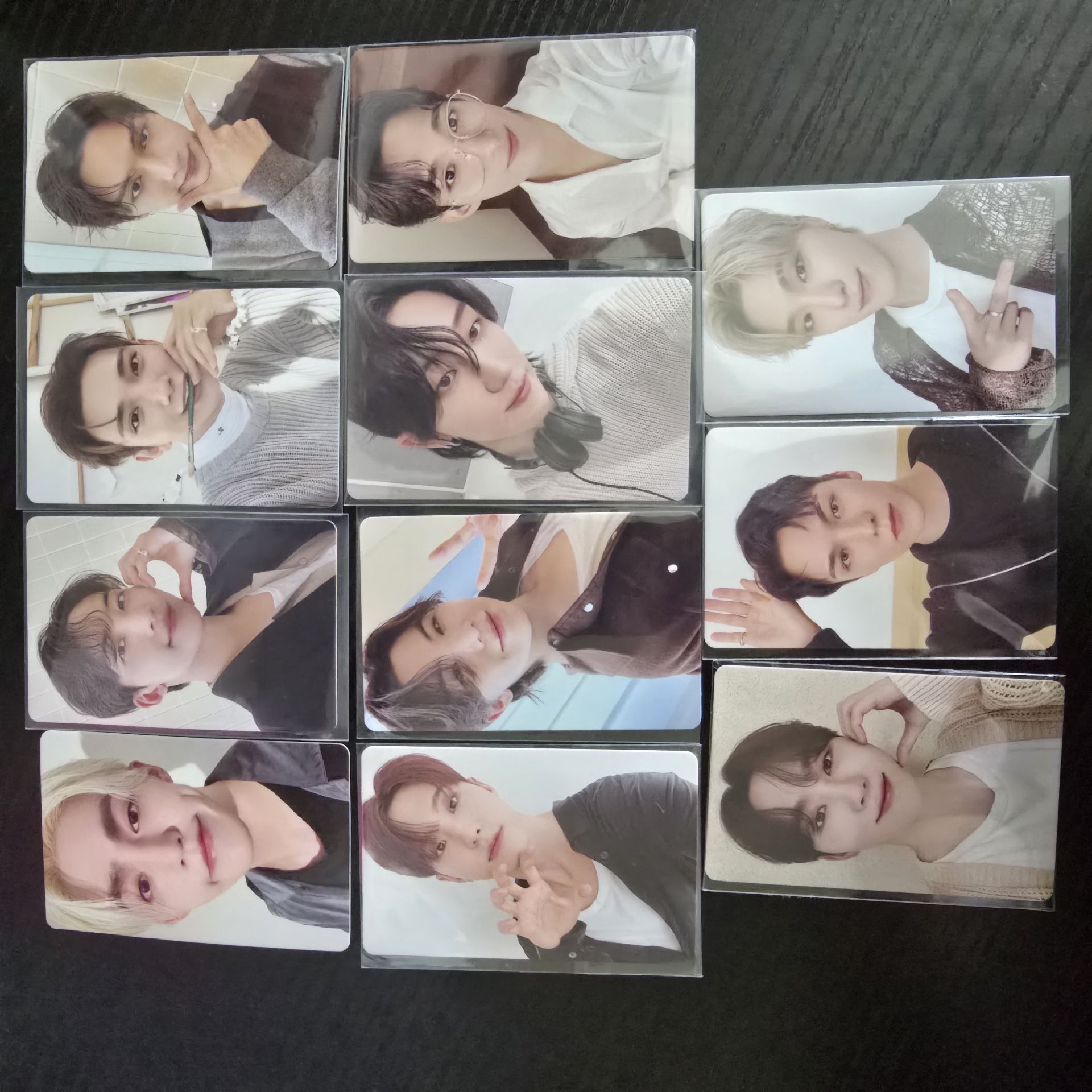 SEVENTEEN 2024 年曆小卡