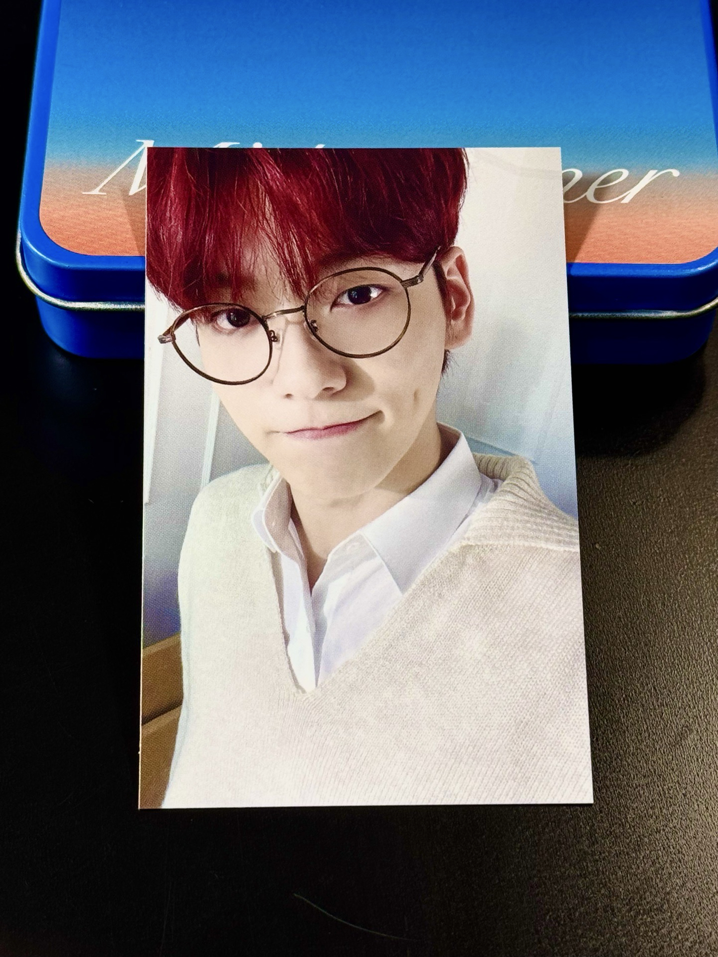 戴眼鏡的酒窩彬彬