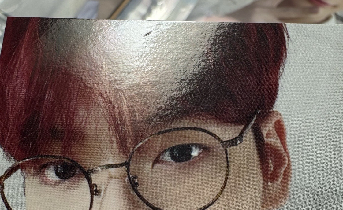 戴眼鏡的酒窩彬彬