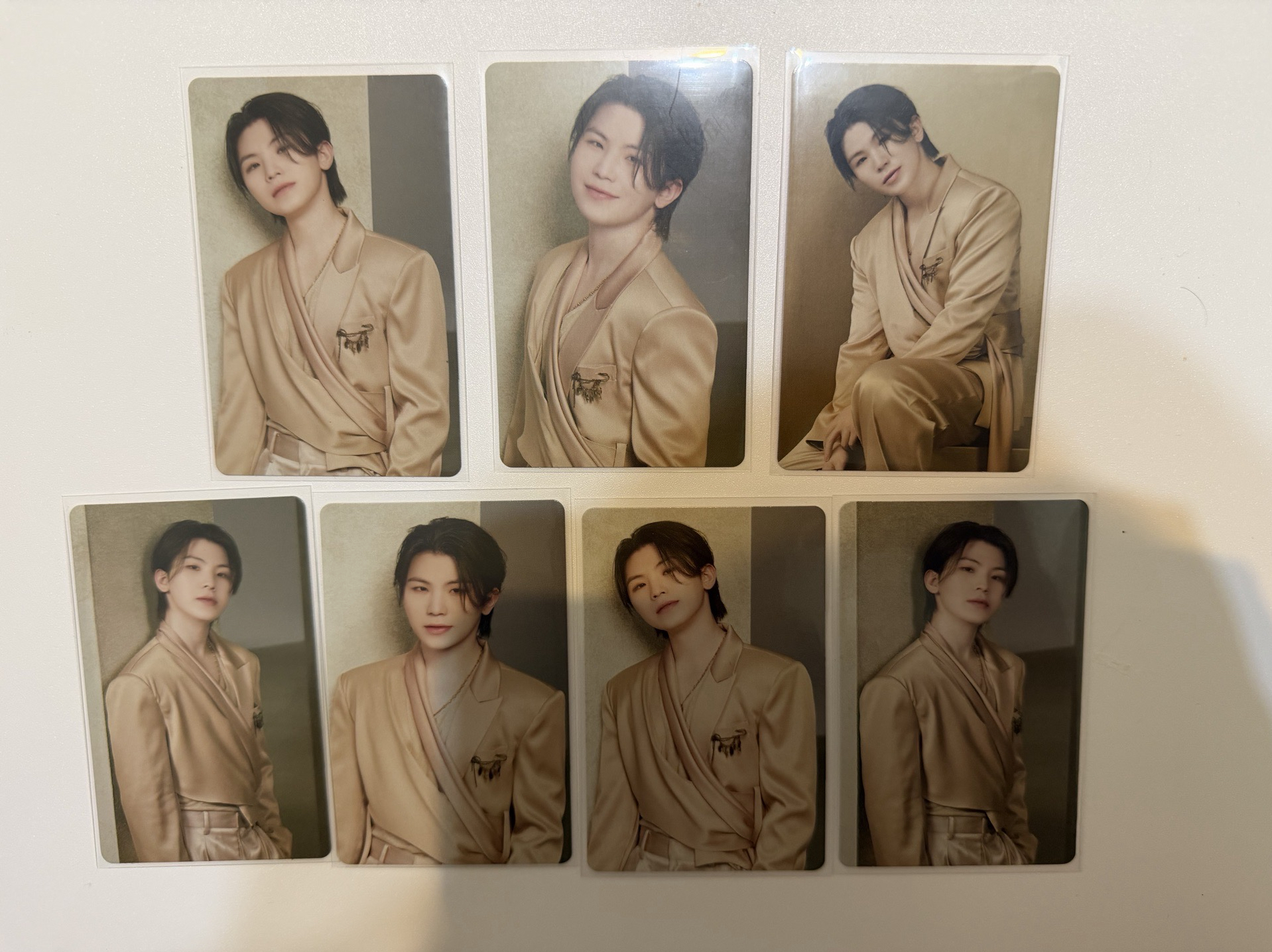 RIGHT HERE卡包卡 勳