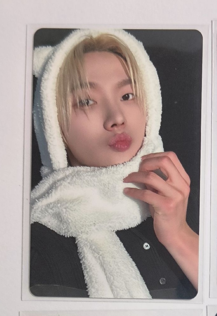 (不可綁) 成淏kkt 圍巾毛帽嘟嘴