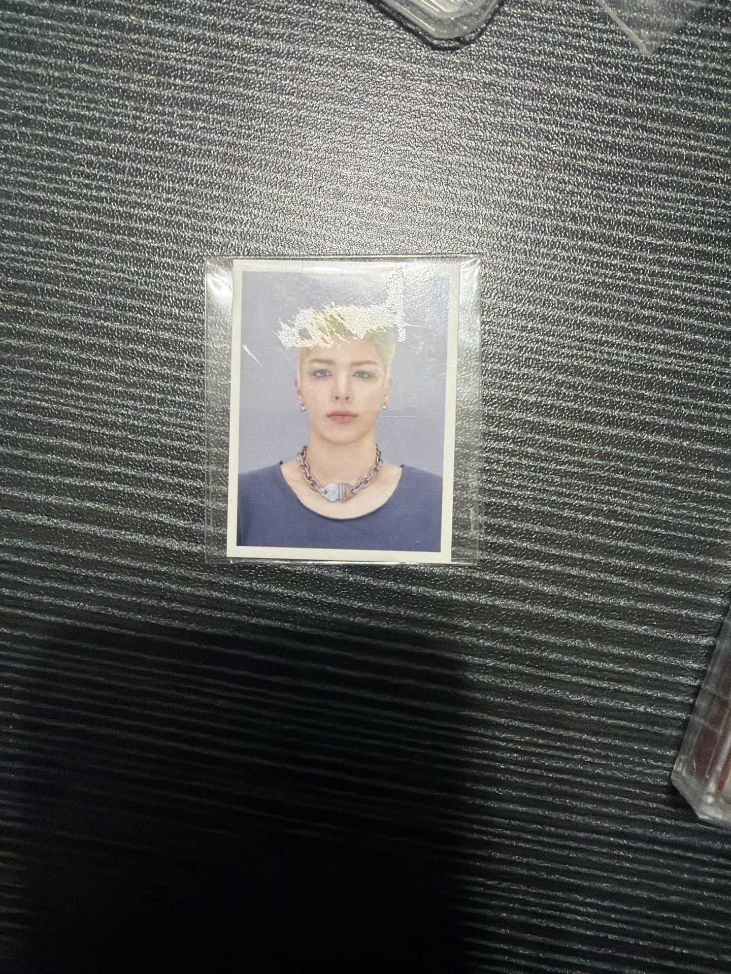 逆應援證件照（照片上方是殘膠）