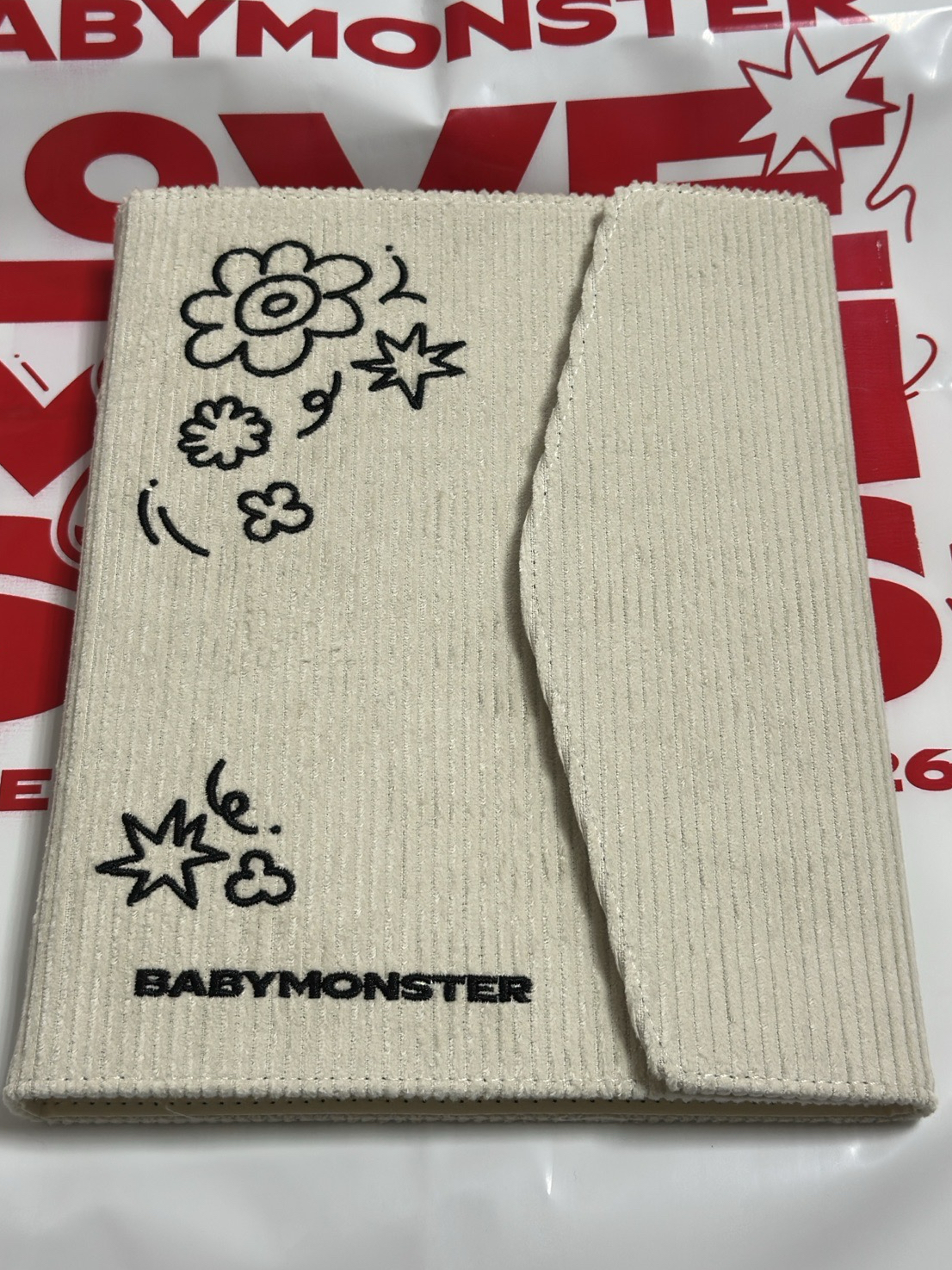 BABYMONSTER 白色卡冊