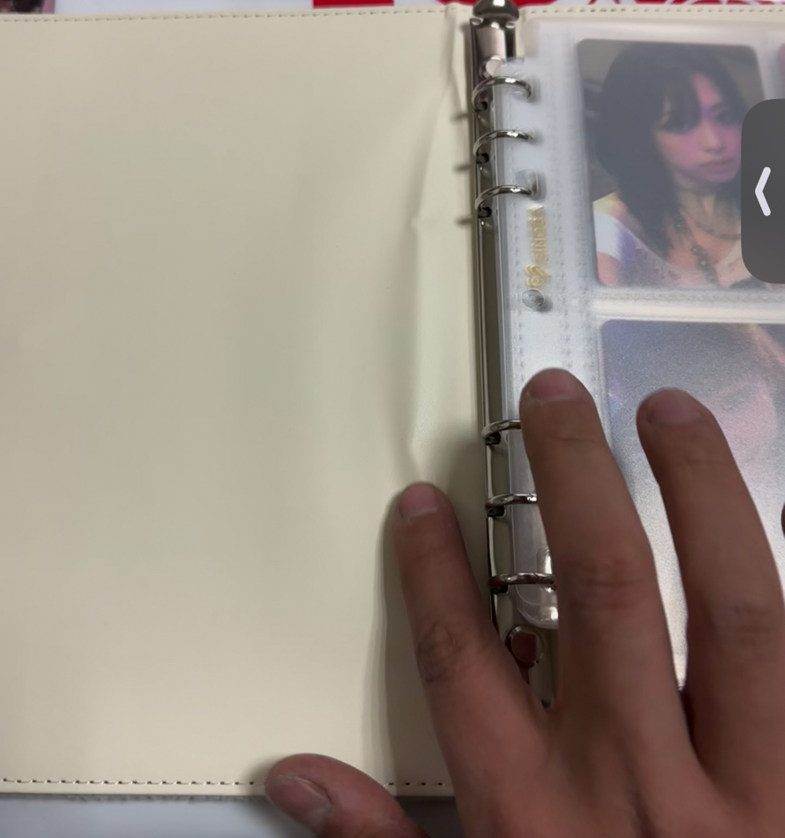 BABYMONSTER 白色卡冊