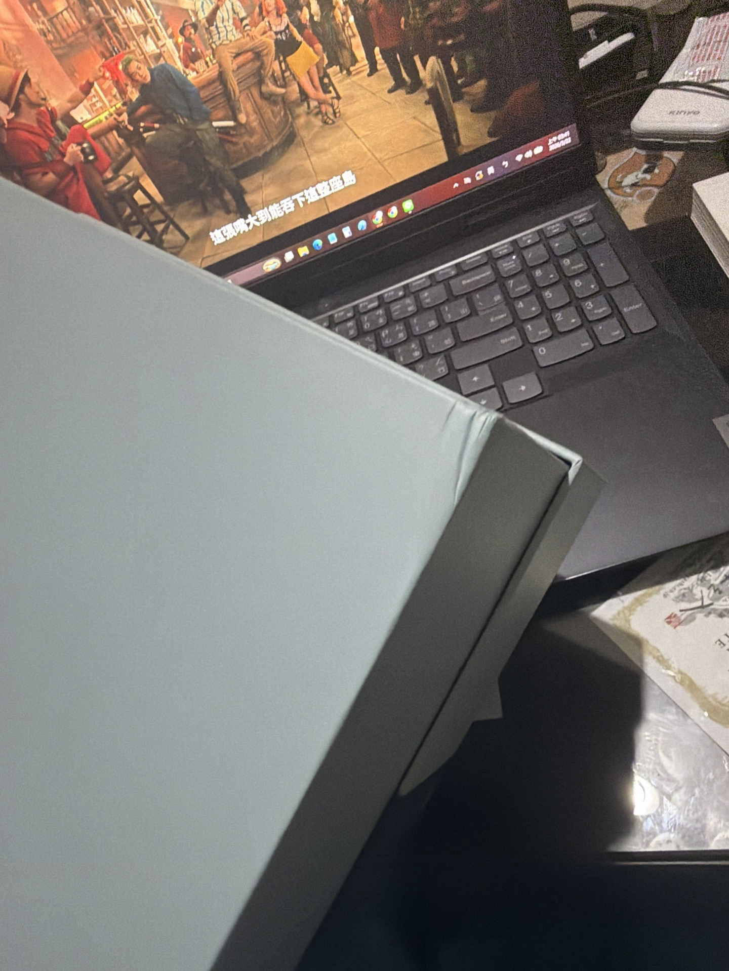 IU 2025年曆 只有空盒子