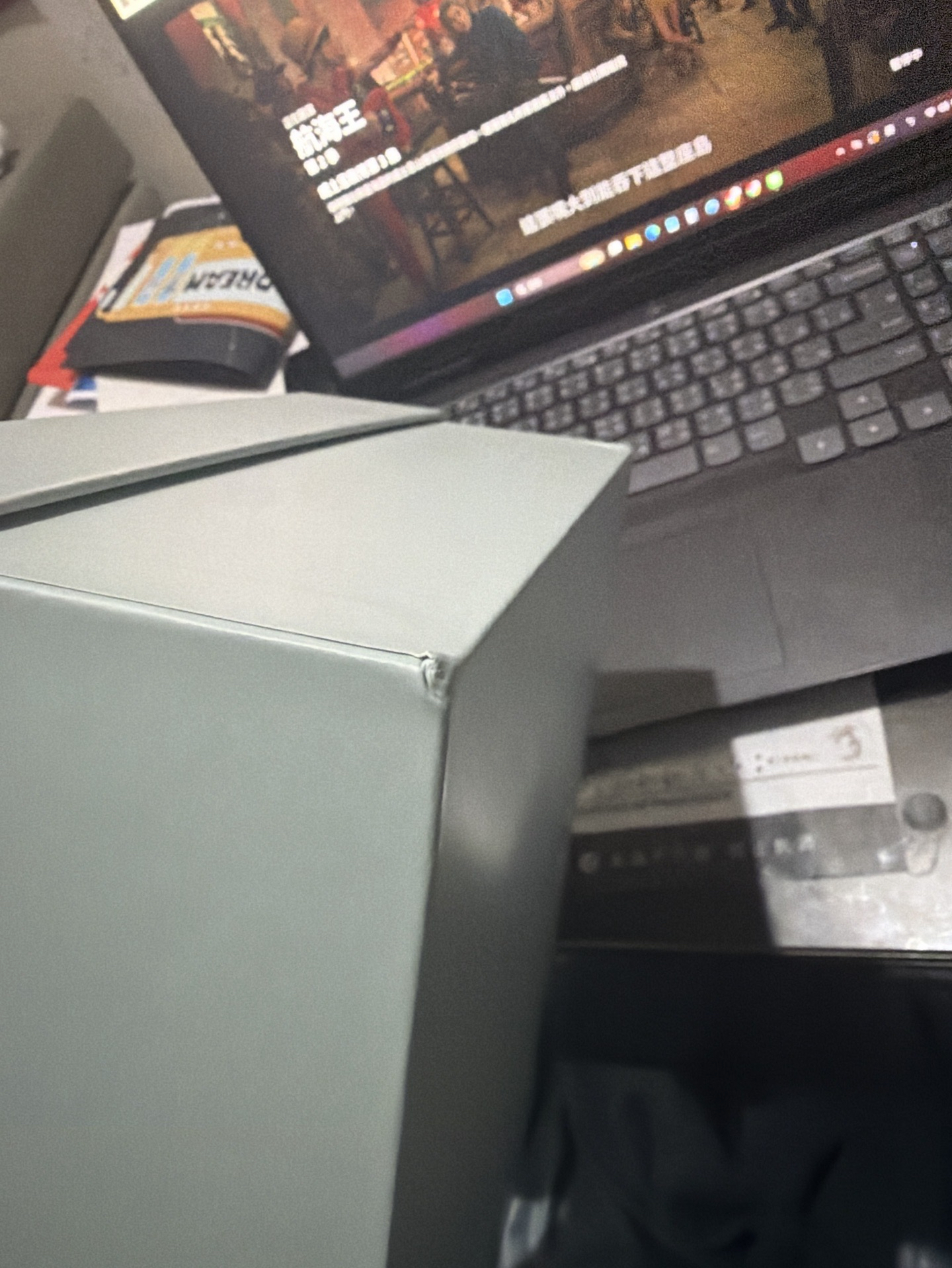 IU 2025年曆 只有空盒子