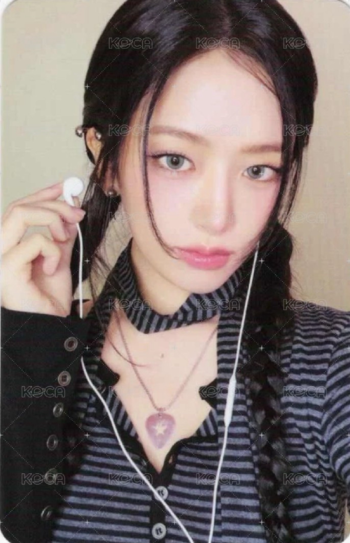 耳機怜、員、安、瑞、秋