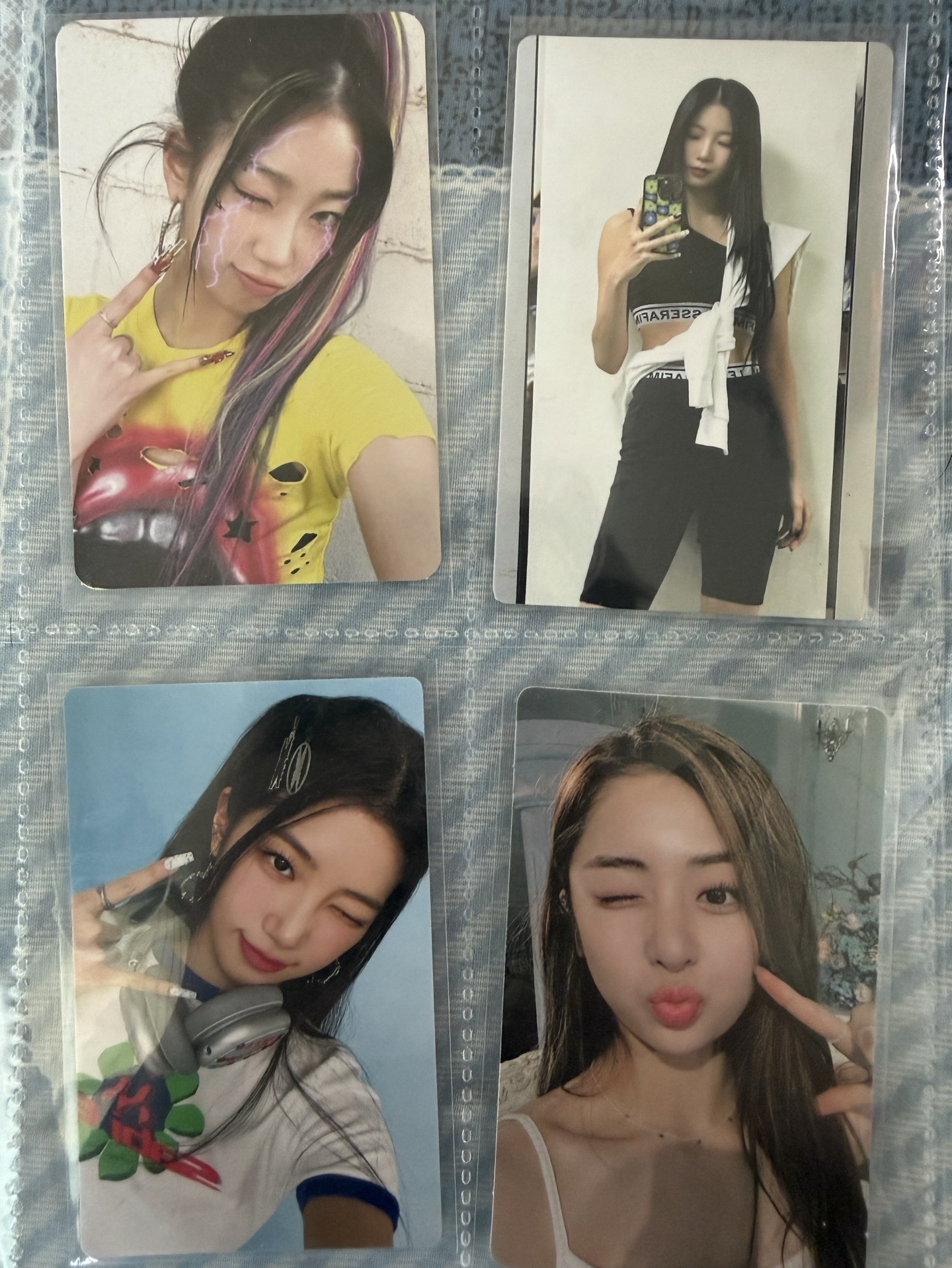 LE SSERAFIM小盤 會附一本卡冊