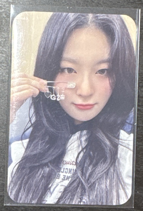 RV 瑟琪2023生日別針小卡