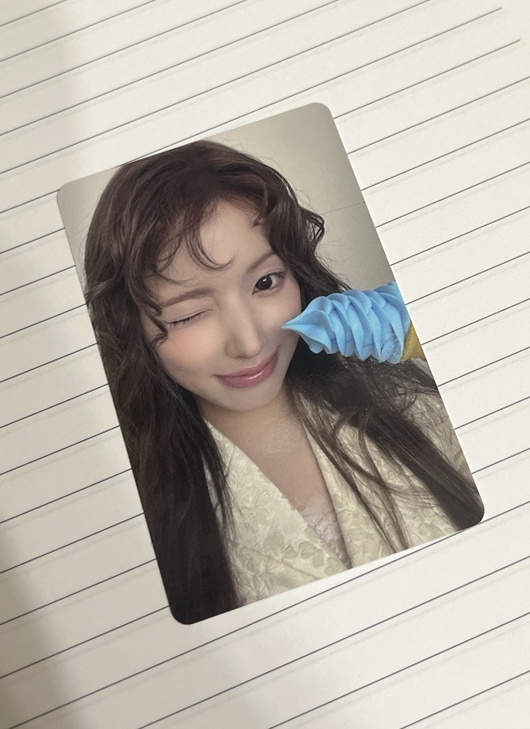 jiwoo 眨眼ice cream 好吃專卡