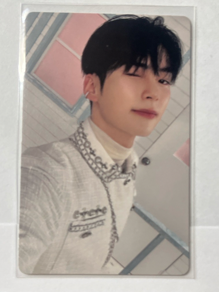 成韓彬（眨眼）