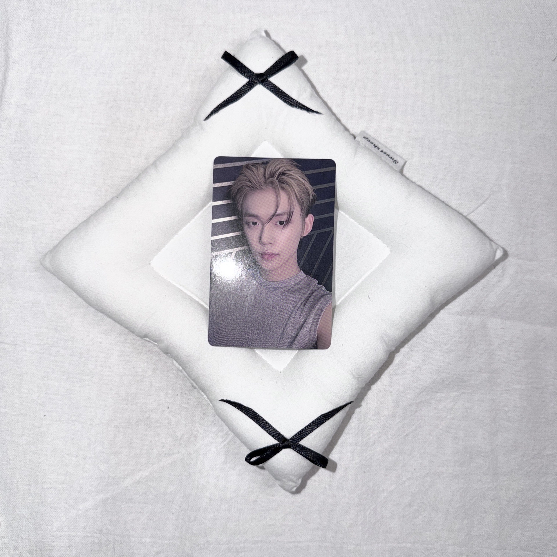 🔴正四 yzy 上海 簽售卡 中背 𝙔𝙀𝙊𝙉𝙅𝙐𝙉 需多帶一張/一個 ⟦⚪️標記的小卡/週邊商品⟧