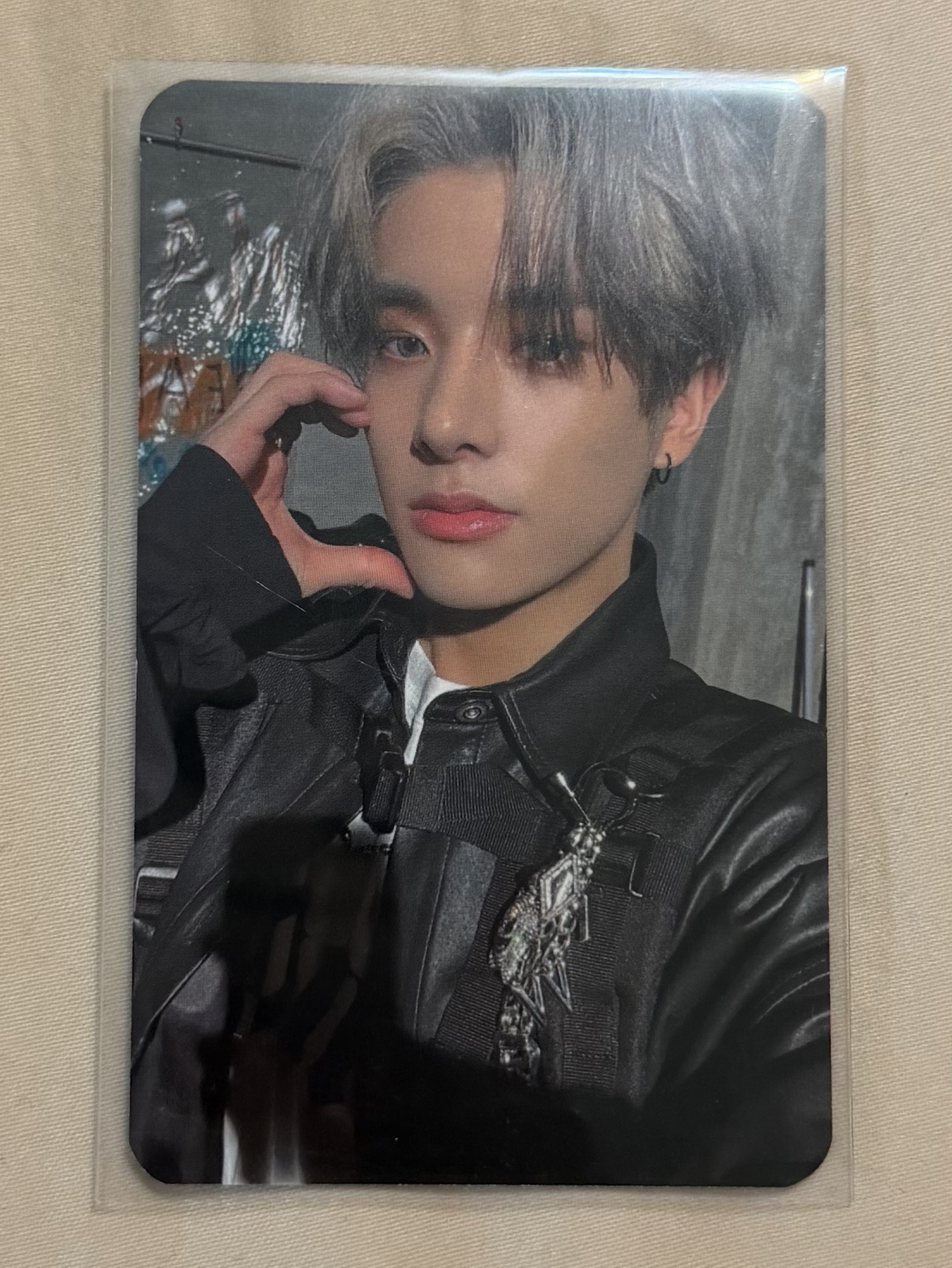 迷三 m2u 銀髮比心倫