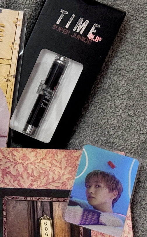 SUPER JUNIOR銀赫 正規9投影筆