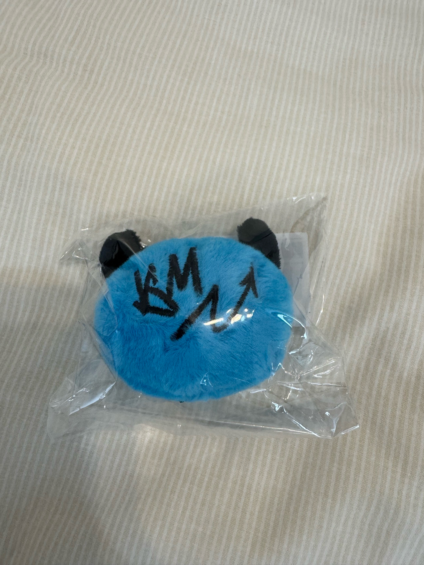 Babymonster藍色絨毛吊飾