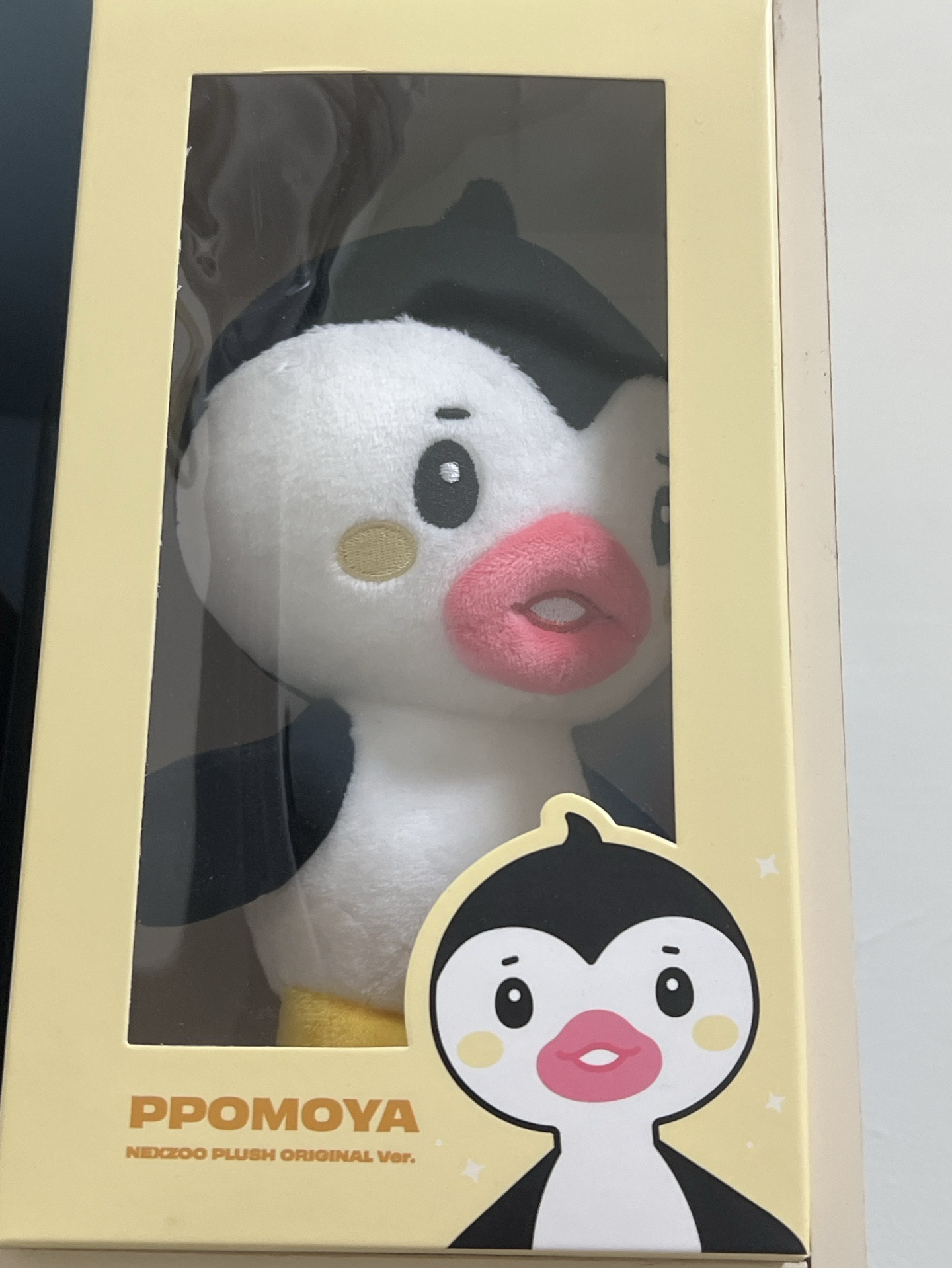 tomoya one bite場週大娃 popmoya🐧