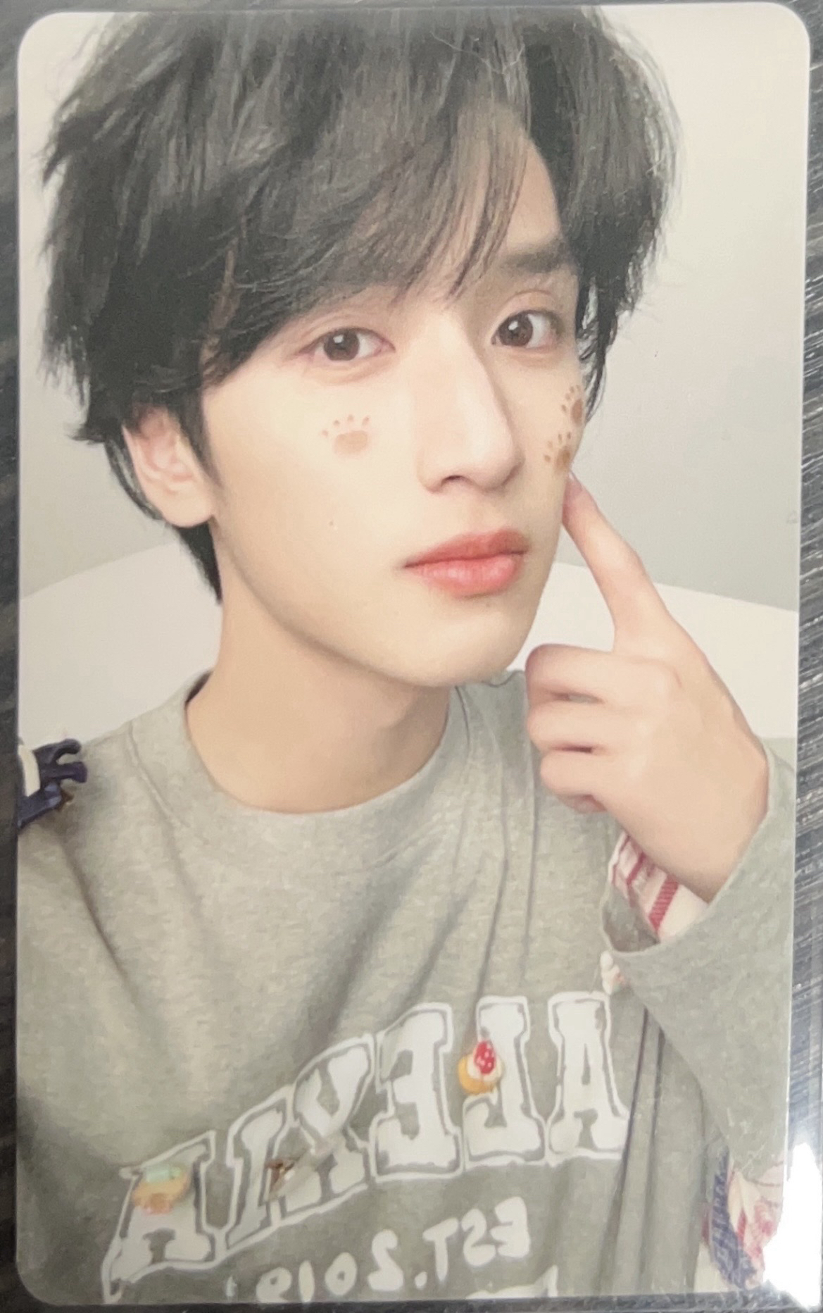 嚴浩翔25台曆戳臉