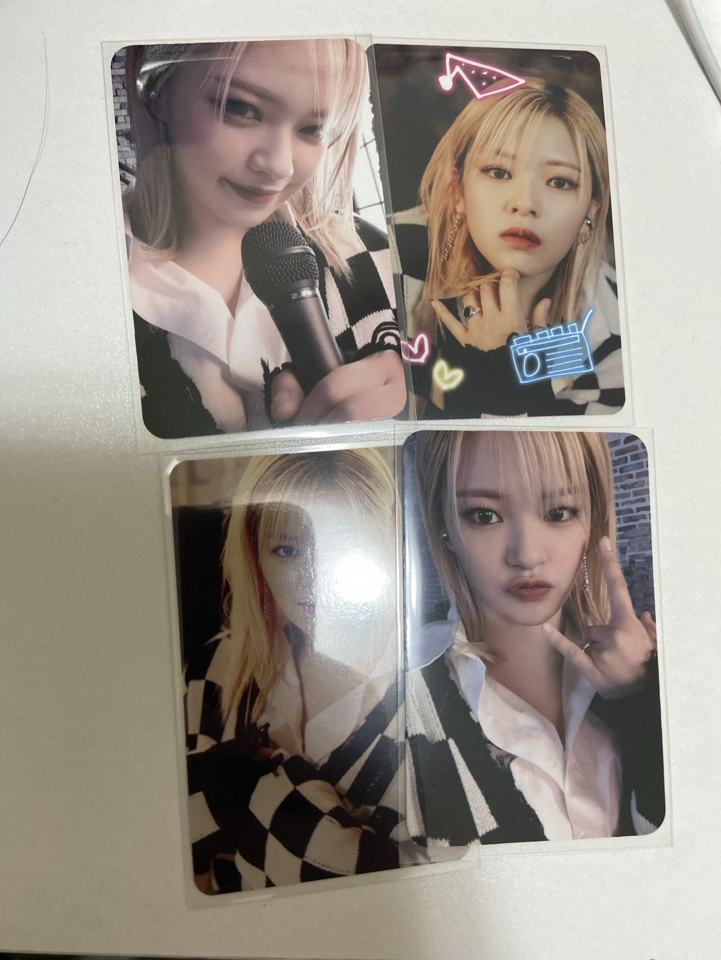 定延 年曆卡跟特典三張