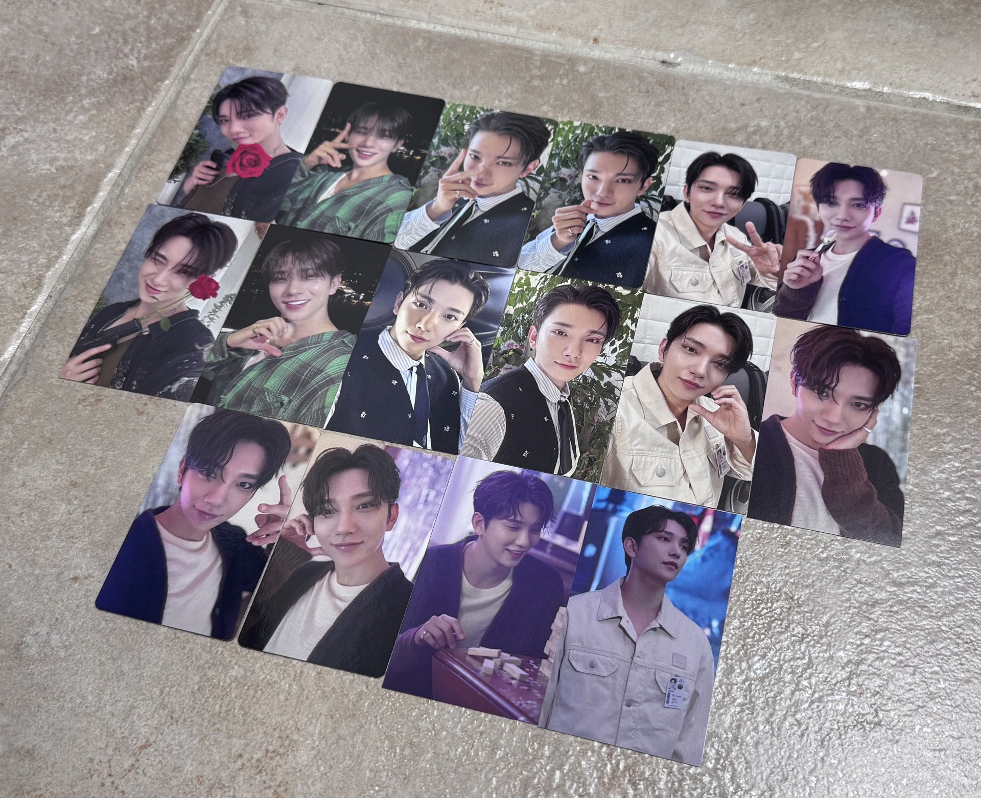 秀 迷12&消費期限日巡場限(十六張不拆)