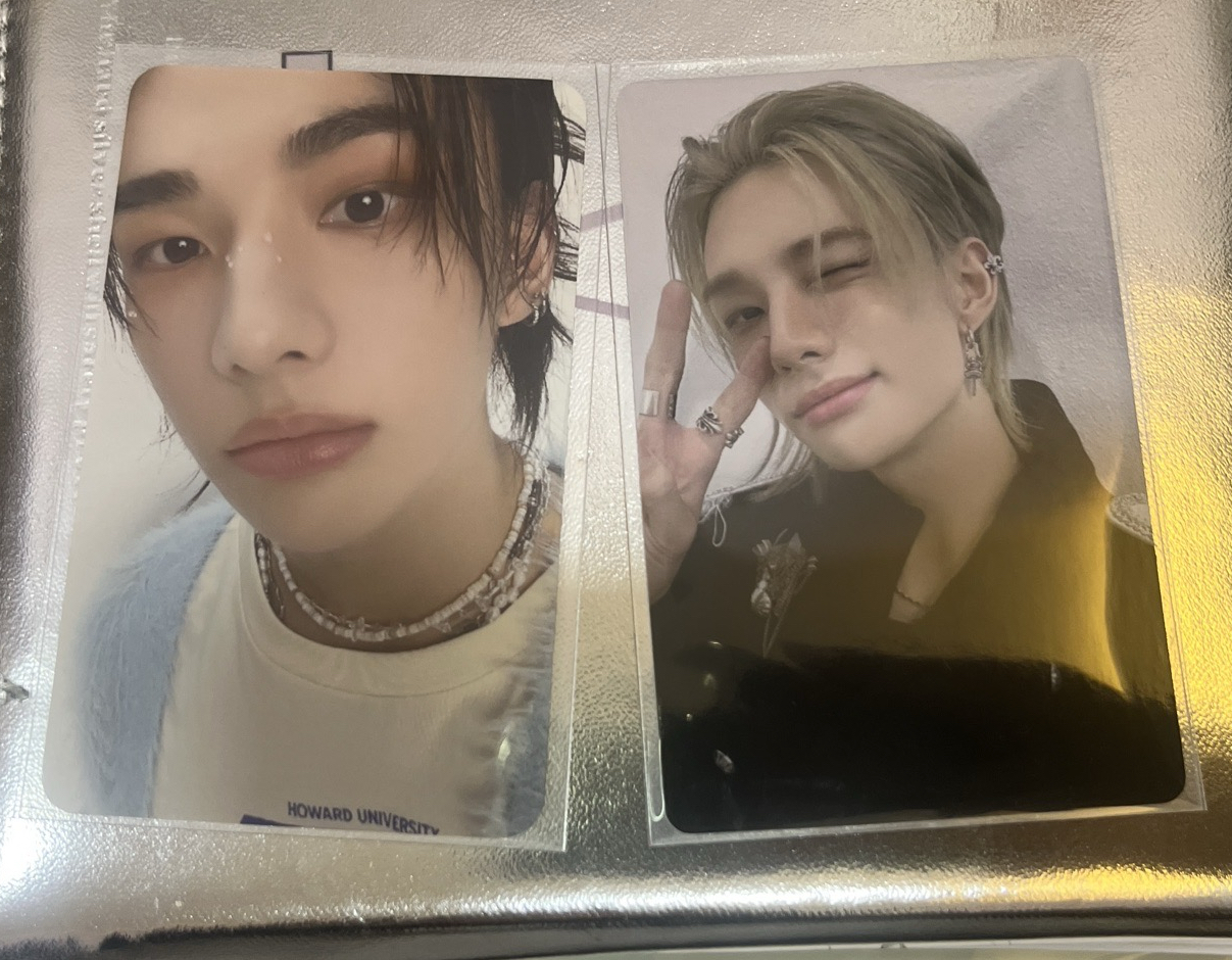 樂  辰（右邊中背