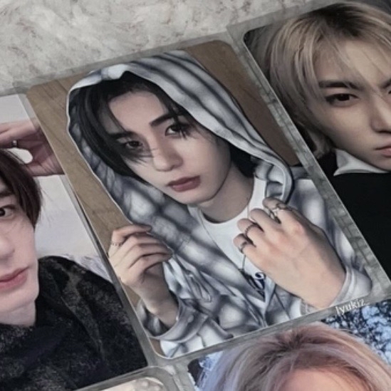 金桐儇 • HOW? hello82 la 1.0 簽售卡 