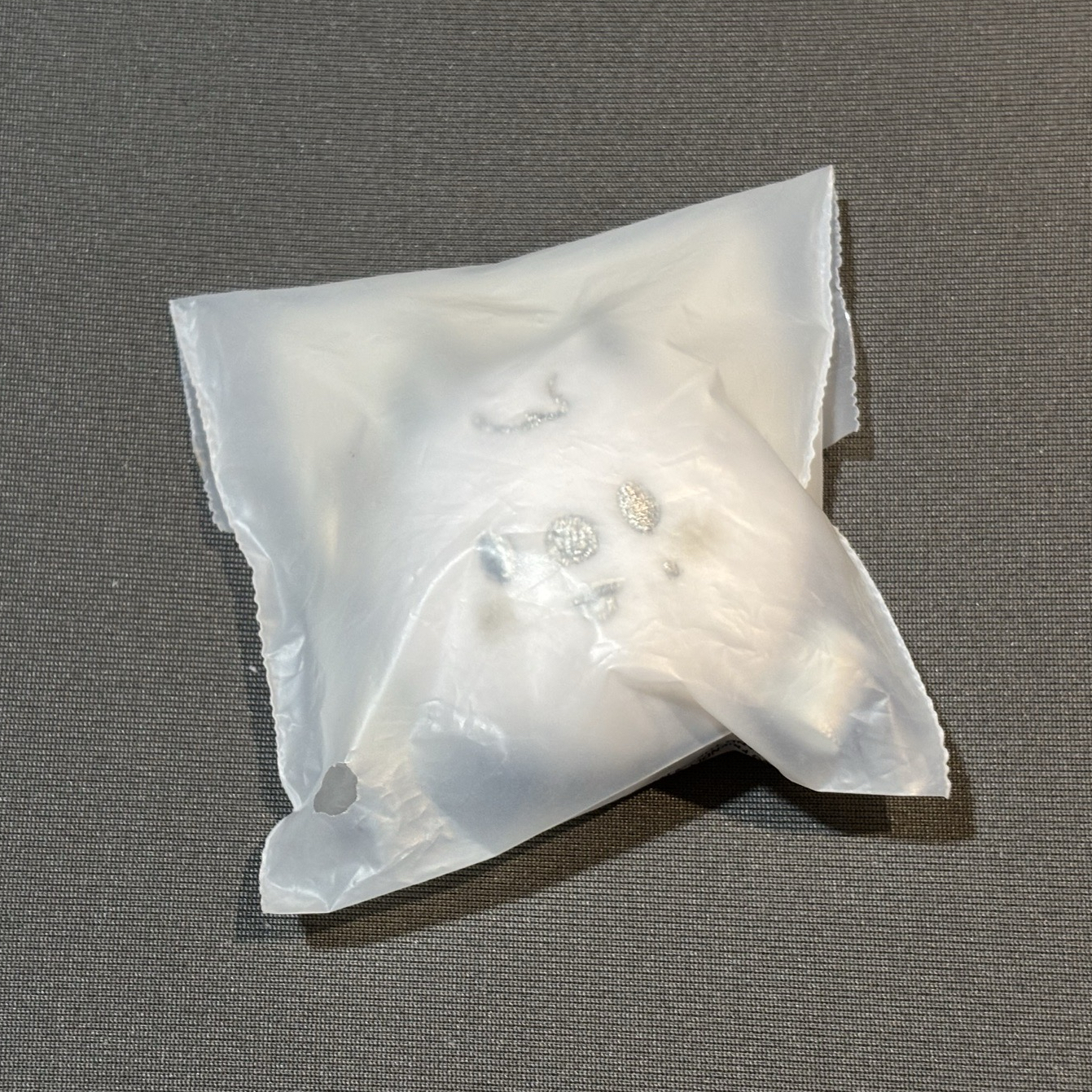 仁川安可 銀色大頭吊飾城