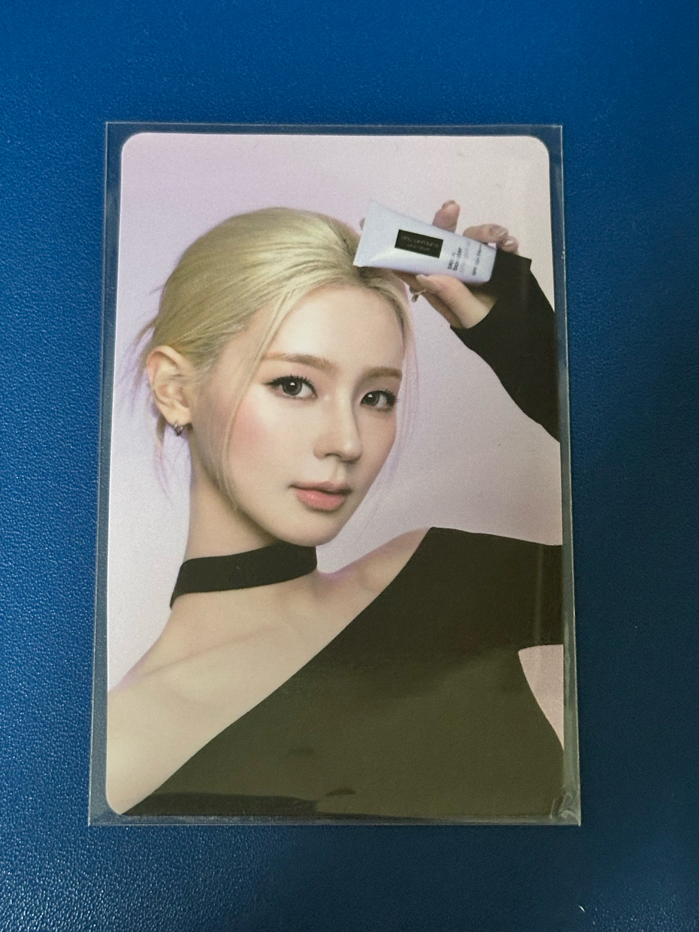 麵 植村秀代言小卡