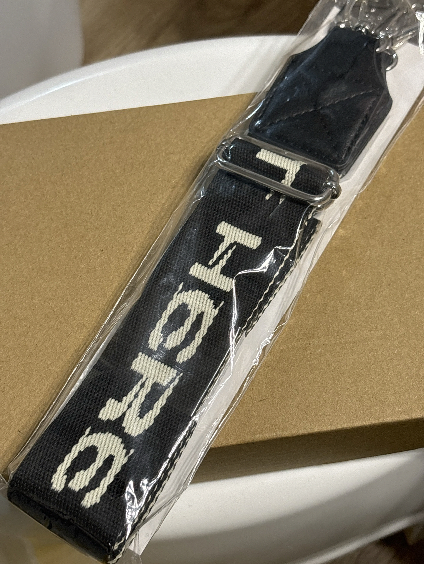 💙RIGHT HERE 手機掛繩背帶 